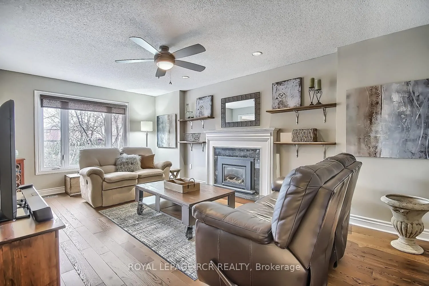 Photo 13 of 617 Brooker Ridge, Newmarket, Stonehaven-Wyndham — HOMEH