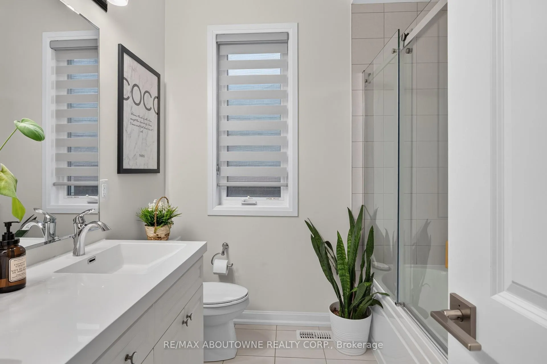 Photo 28 of 3364 Vernon Powell Drive, Oakville, Glenorchy — HOMEH