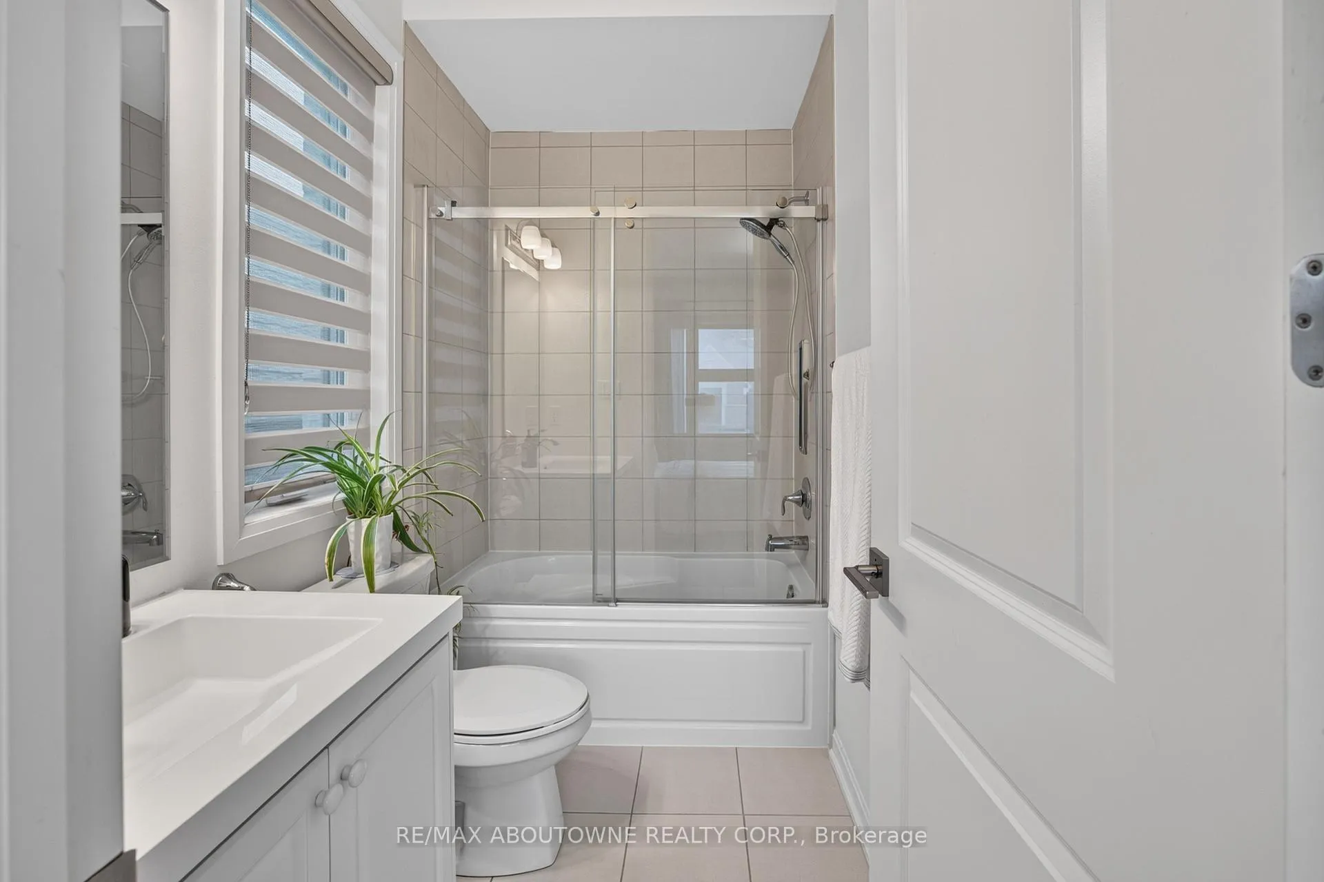Photo 31 of 3364 Vernon Powell Drive, Oakville, Glenorchy — HOMEH