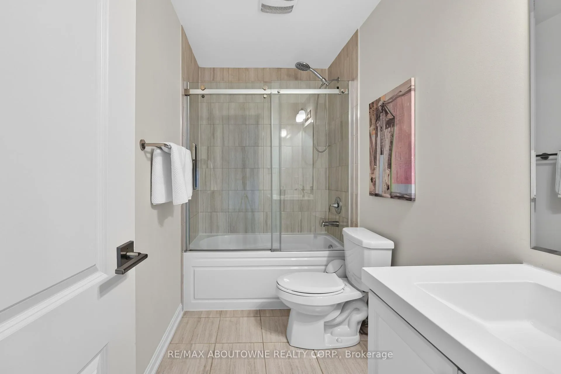 Photo 35 of 3364 Vernon Powell Drive, Oakville, Glenorchy — HOMEH