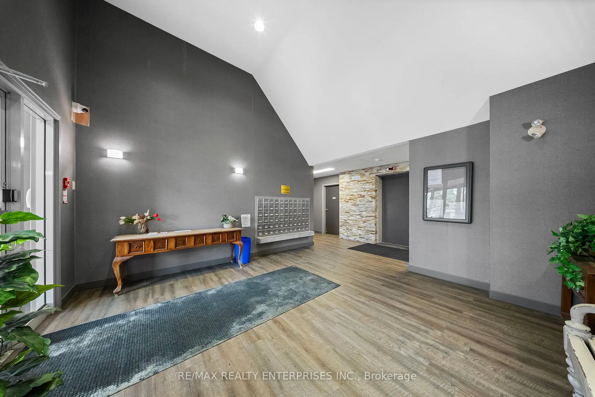 Photo 2 of Unit B04, 126 Bell Farm Road, Barrie, Alliance — HOMEH