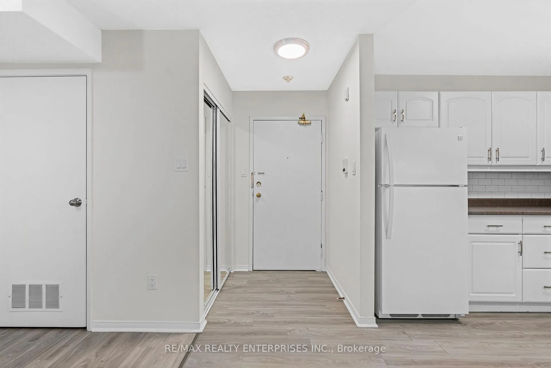 Photo 7 of Unit B04, 126 Bell Farm Road, Barrie, Alliance — HOMEH