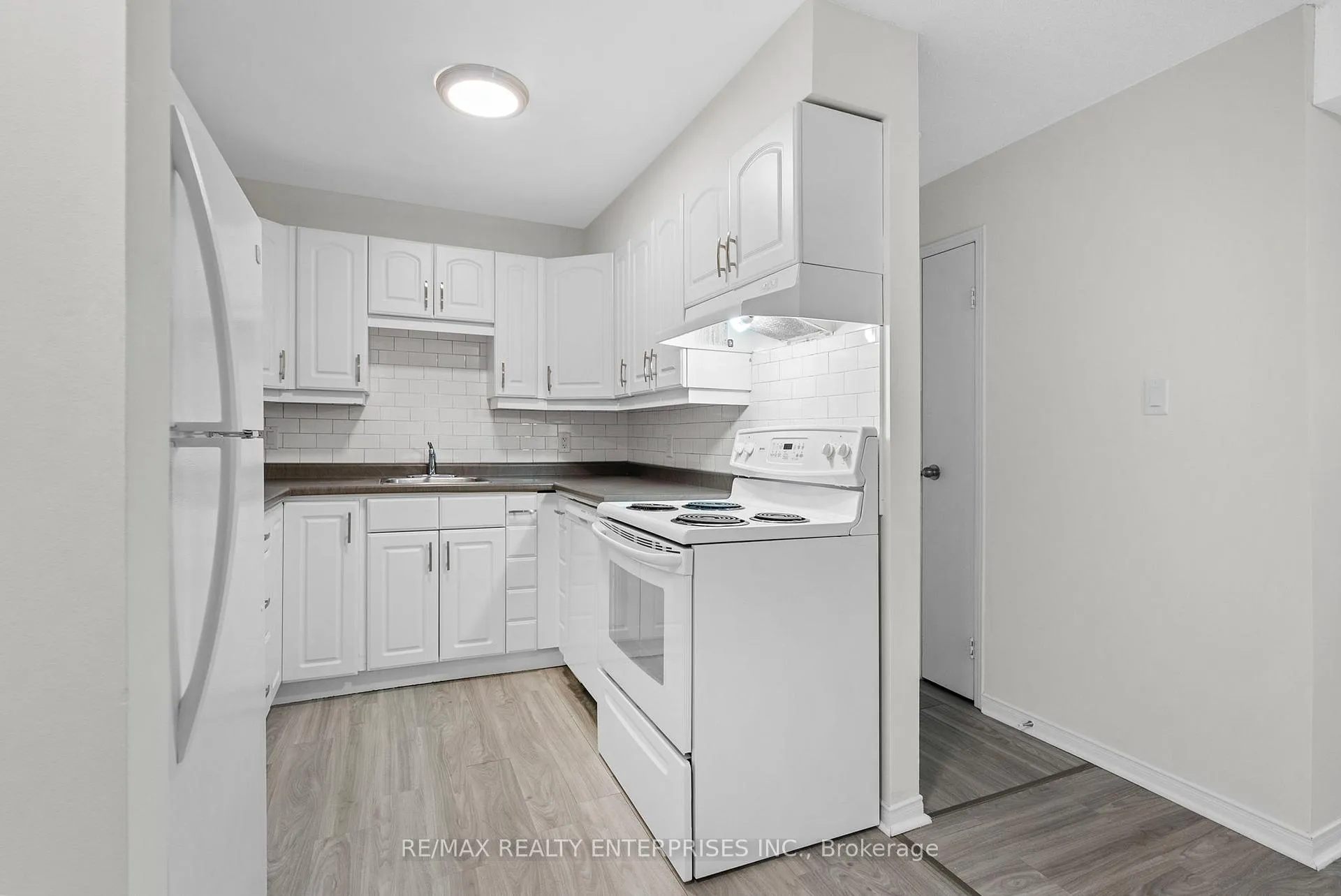Photo 13 of Unit B04, 126 Bell Farm Road, Barrie, Alliance — HOMEH