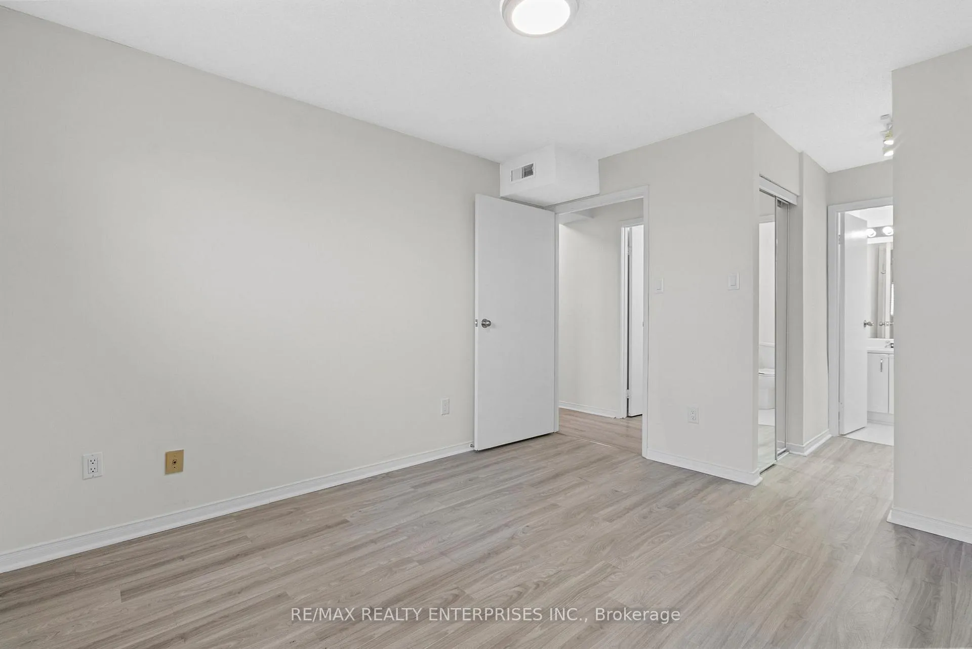 Photo 23 of Unit B04, 126 Bell Farm Road, Barrie, Alliance — HOMEH