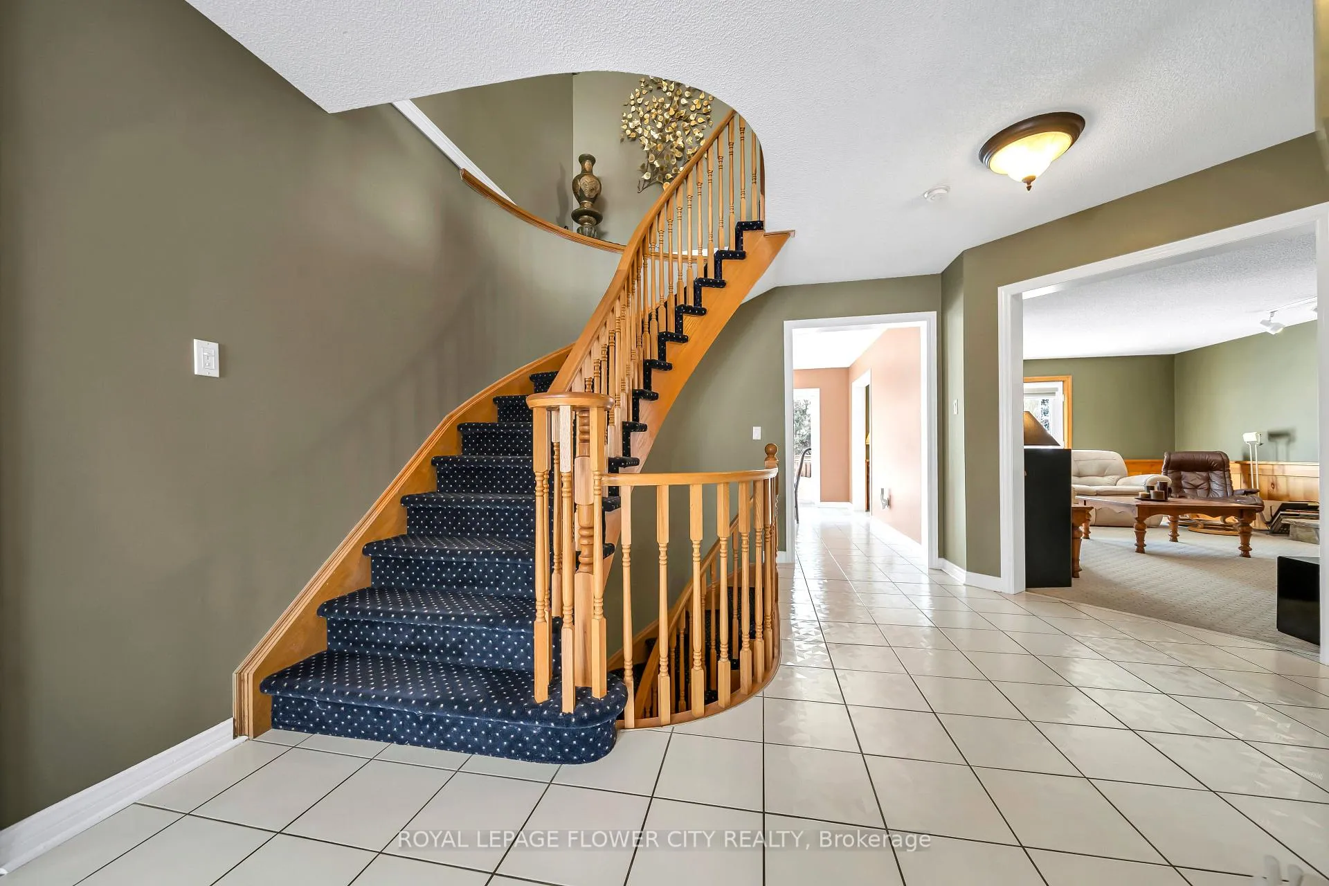 Photo 6 of 1340 Whitewater Lane, Mississauga, East Credit — HOMEH