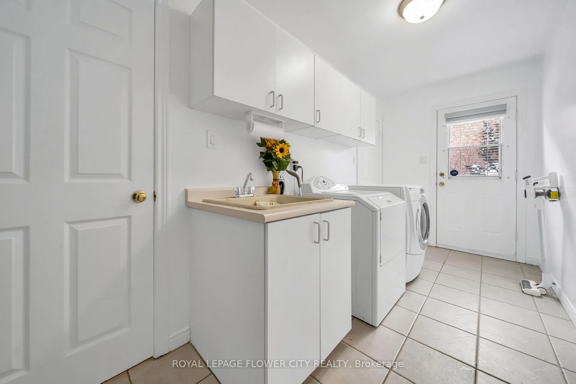 Photo 22 of 1340 Whitewater Lane, Mississauga, East Credit — HOMEH