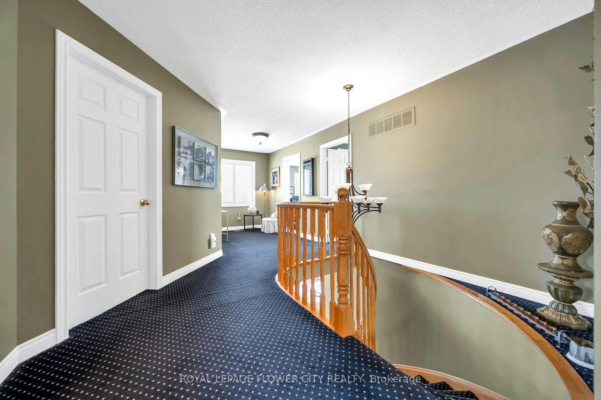 Photo 23 of 1340 Whitewater Lane, Mississauga, East Credit — HOMEH