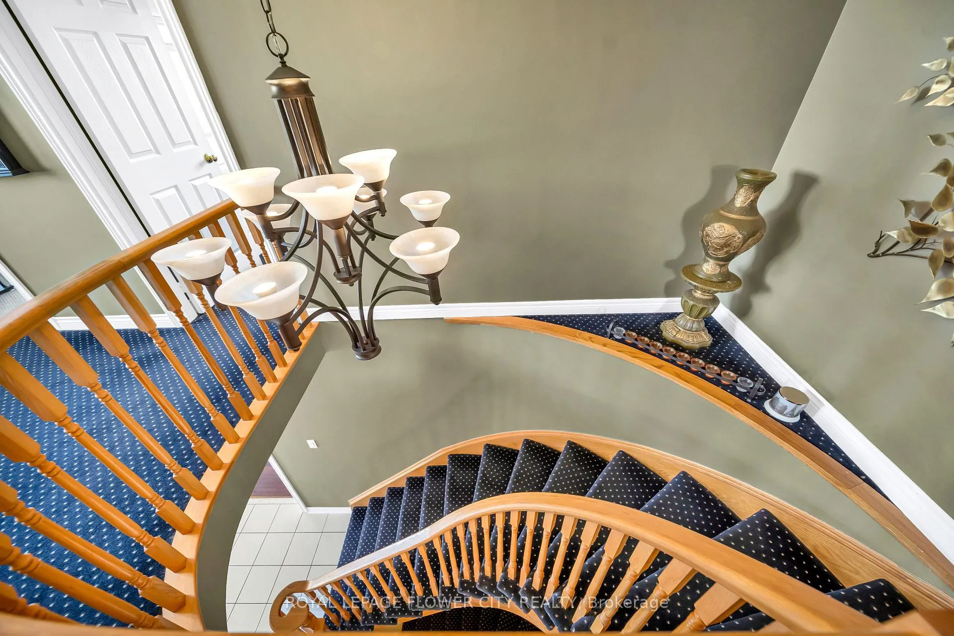 Photo 24 of 1340 Whitewater Lane, Mississauga, East Credit — HOMEH