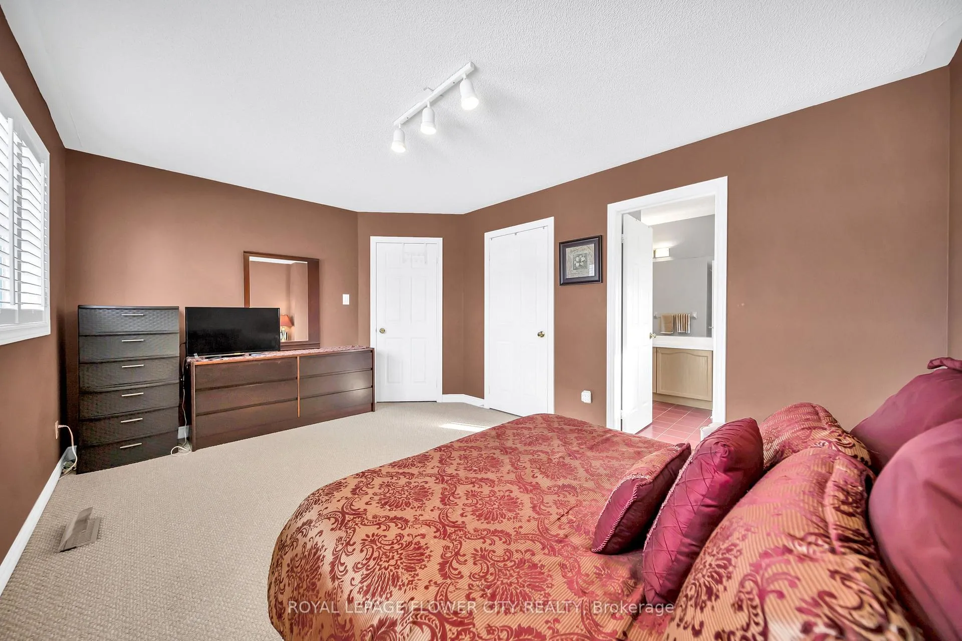 Photo 37 of 1340 Whitewater Lane, Mississauga, East Credit — HOMEH