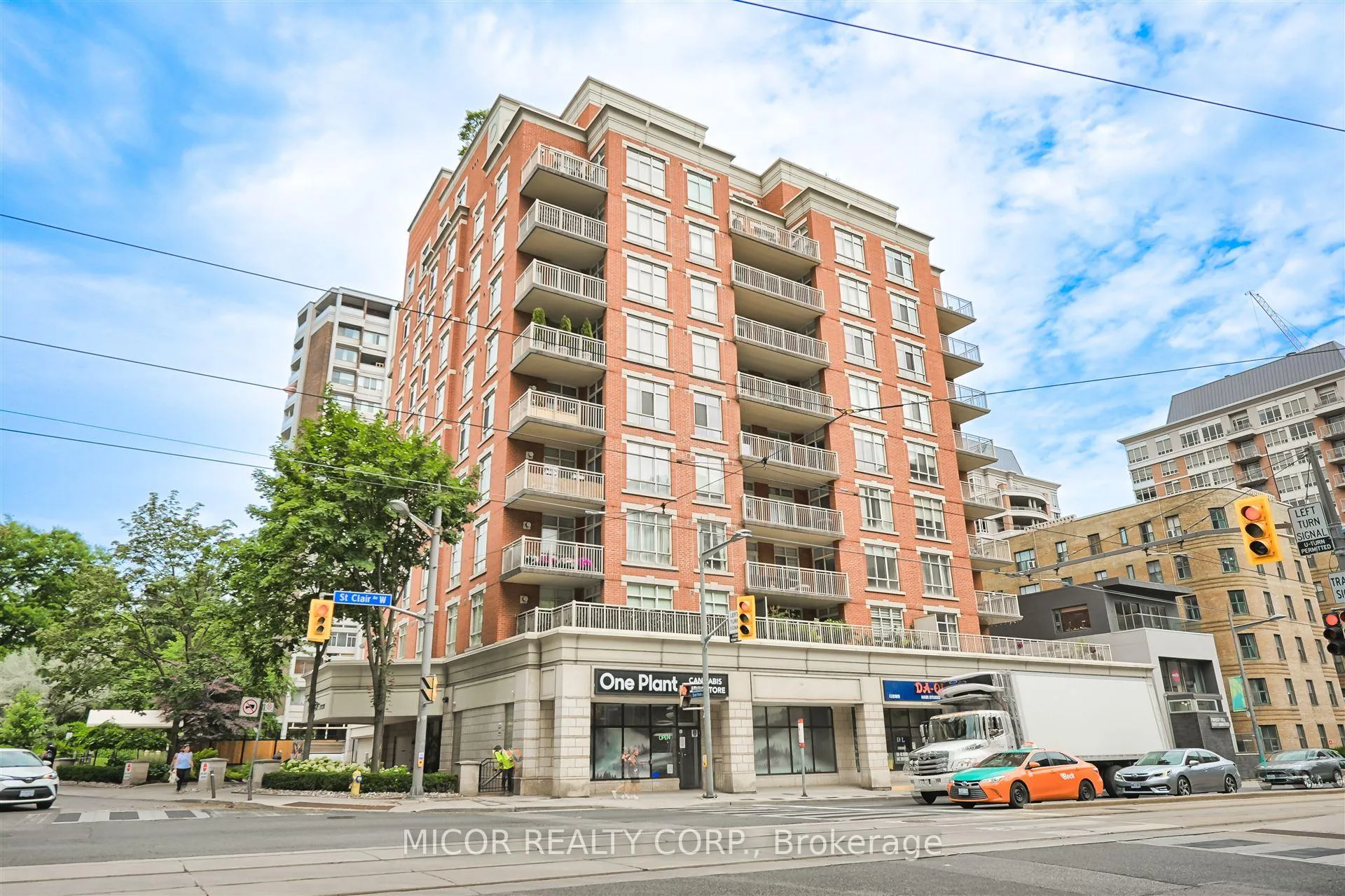 Photo 1 of Unit 704, 1 Deer Park Crescent, Toronto, Yonge-St. Clair — HOMEH