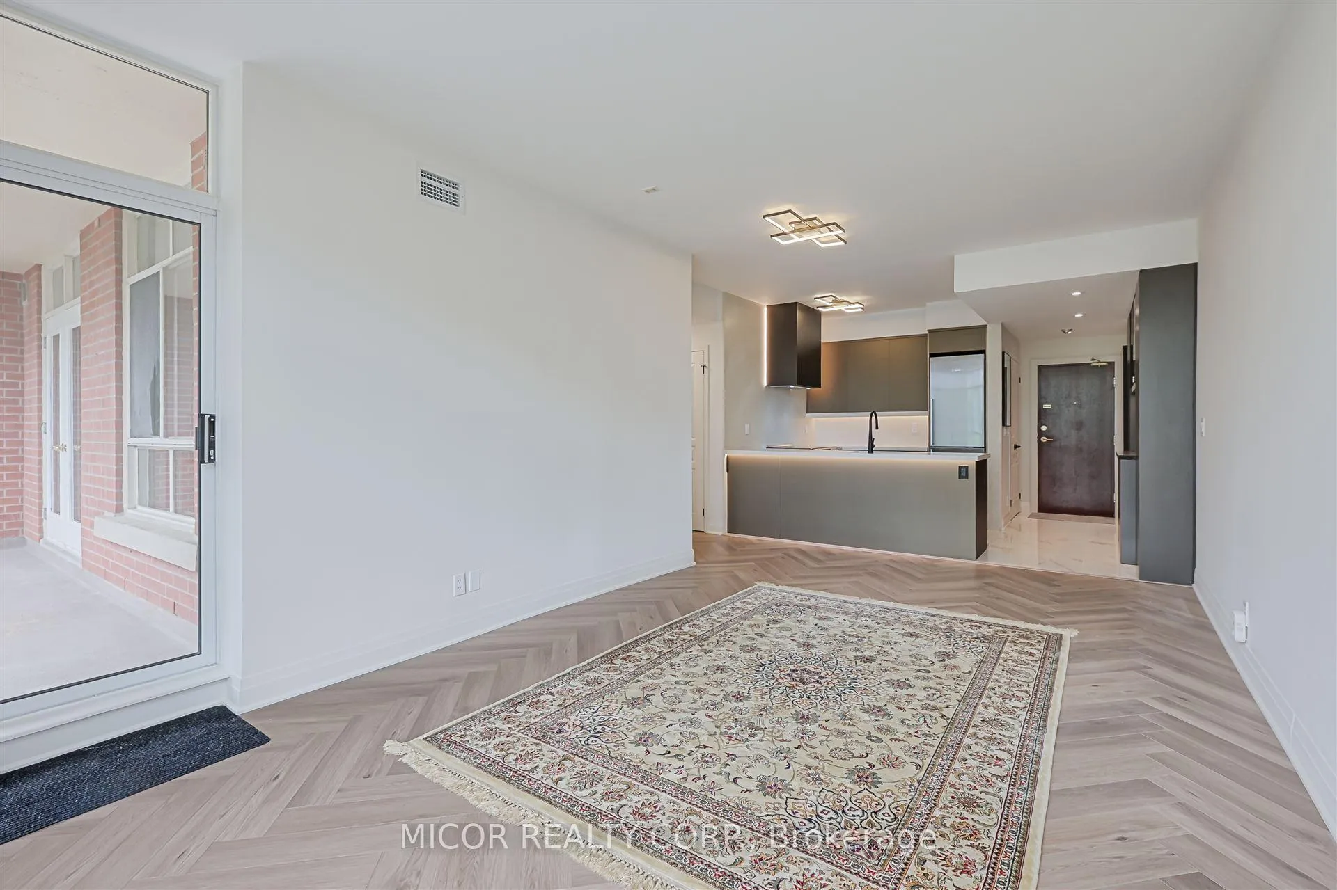 Photo 11 of Unit 704, 1 Deer Park Crescent, Toronto, Yonge-St. Clair — HOMEH