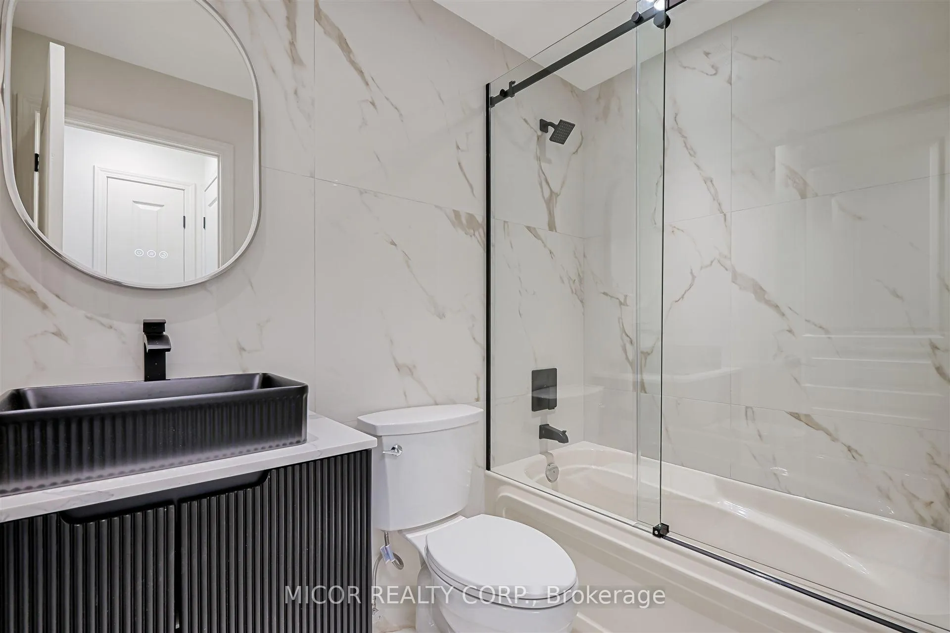 Photo 15 of Unit 704, 1 Deer Park Crescent, Toronto, Yonge-St. Clair — HOMEH