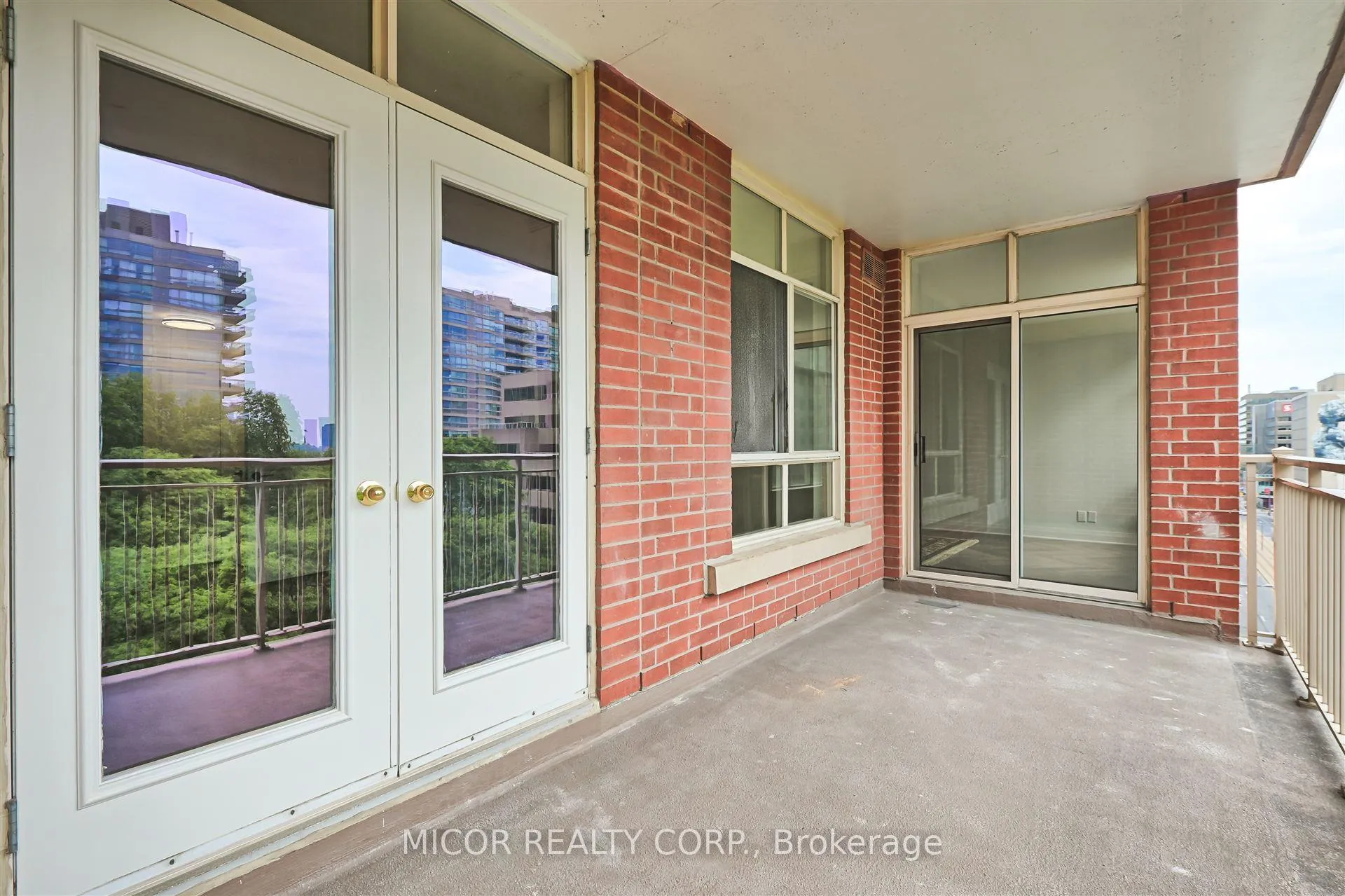 Photo 20 of Unit 704, 1 Deer Park Crescent, Toronto, Yonge-St. Clair — HOMEH