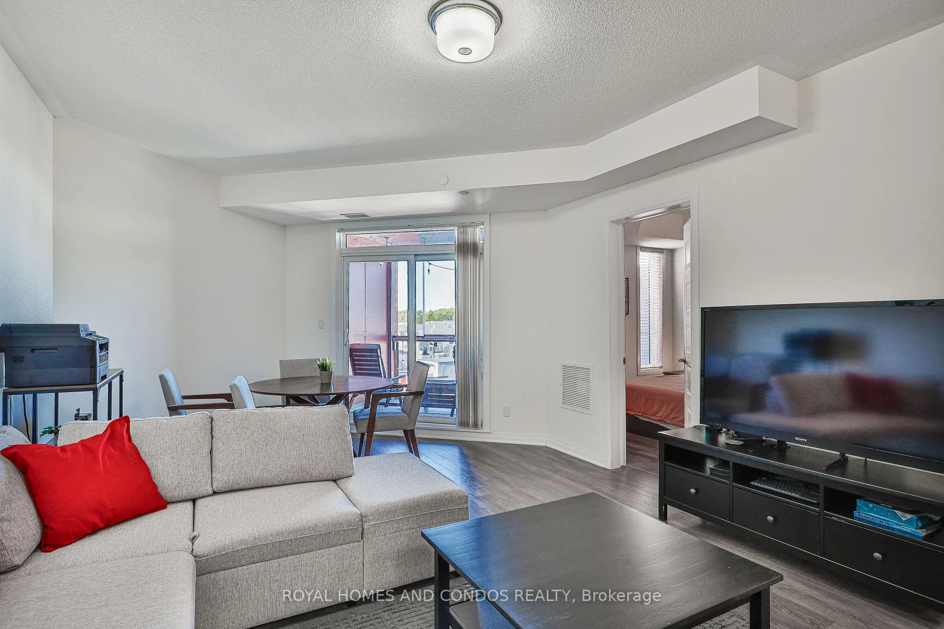 Photo 4 of Unit 601, 2 Adam Sellers Street, Markham, Cornell — HOMEH