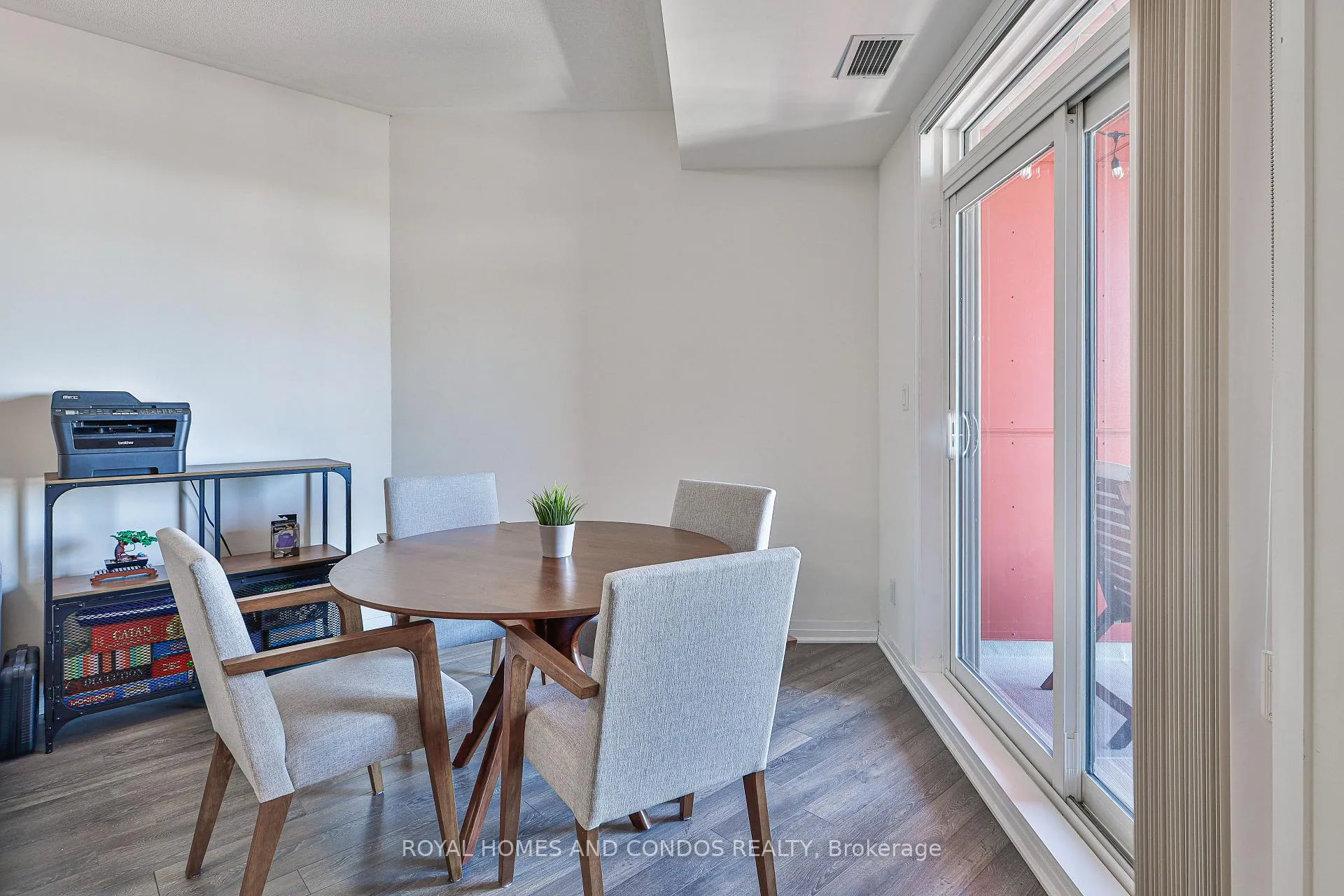 Photo 11 of Unit 601, 2 Adam Sellers Street, Markham, Cornell — HOMEH