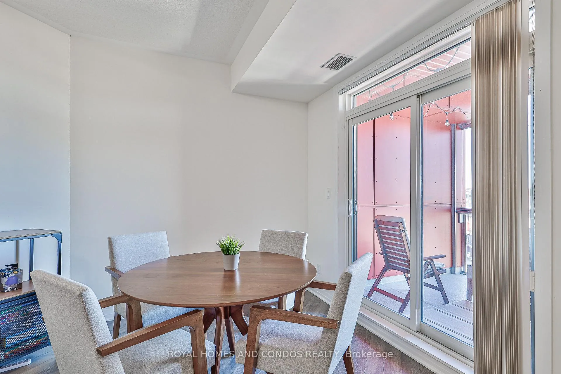 Photo 12 of Unit 601, 2 Adam Sellers Street, Markham, Cornell — HOMEH