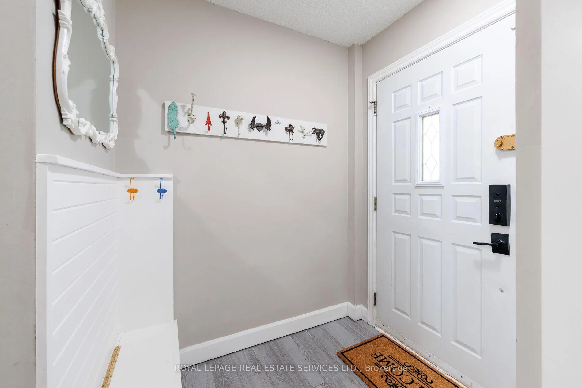 Photo 4 of 2358 Holyhead Drive, Burlington, Brant Hills — HOMEH