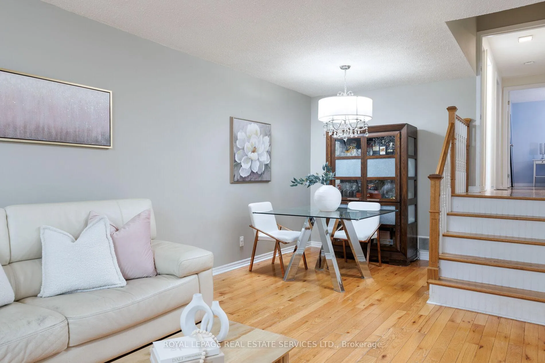 Photo 8 of 2358 Holyhead Drive, Burlington, Brant Hills — HOMEH