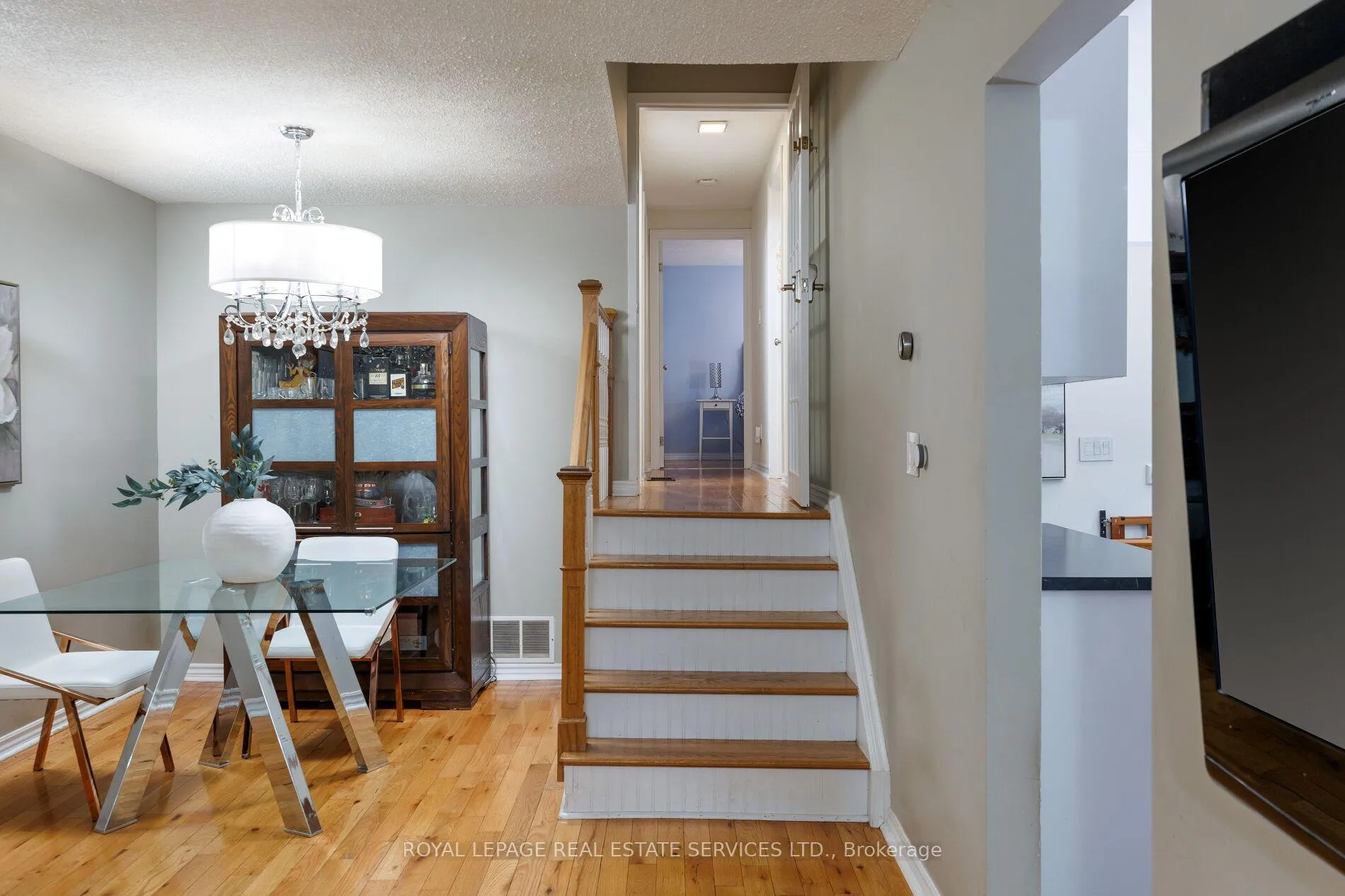 Photo 14 of 2358 Holyhead Drive, Burlington, Brant Hills — HOMEH