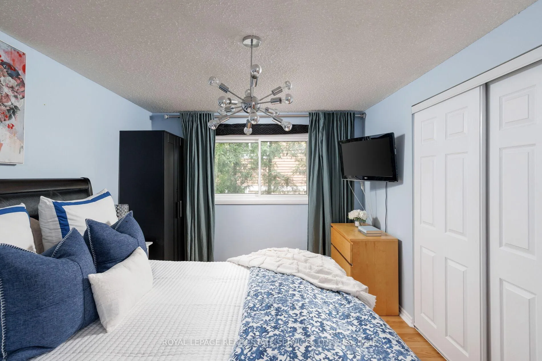 Photo 16 of 2358 Holyhead Drive, Burlington, Brant Hills — HOMEH