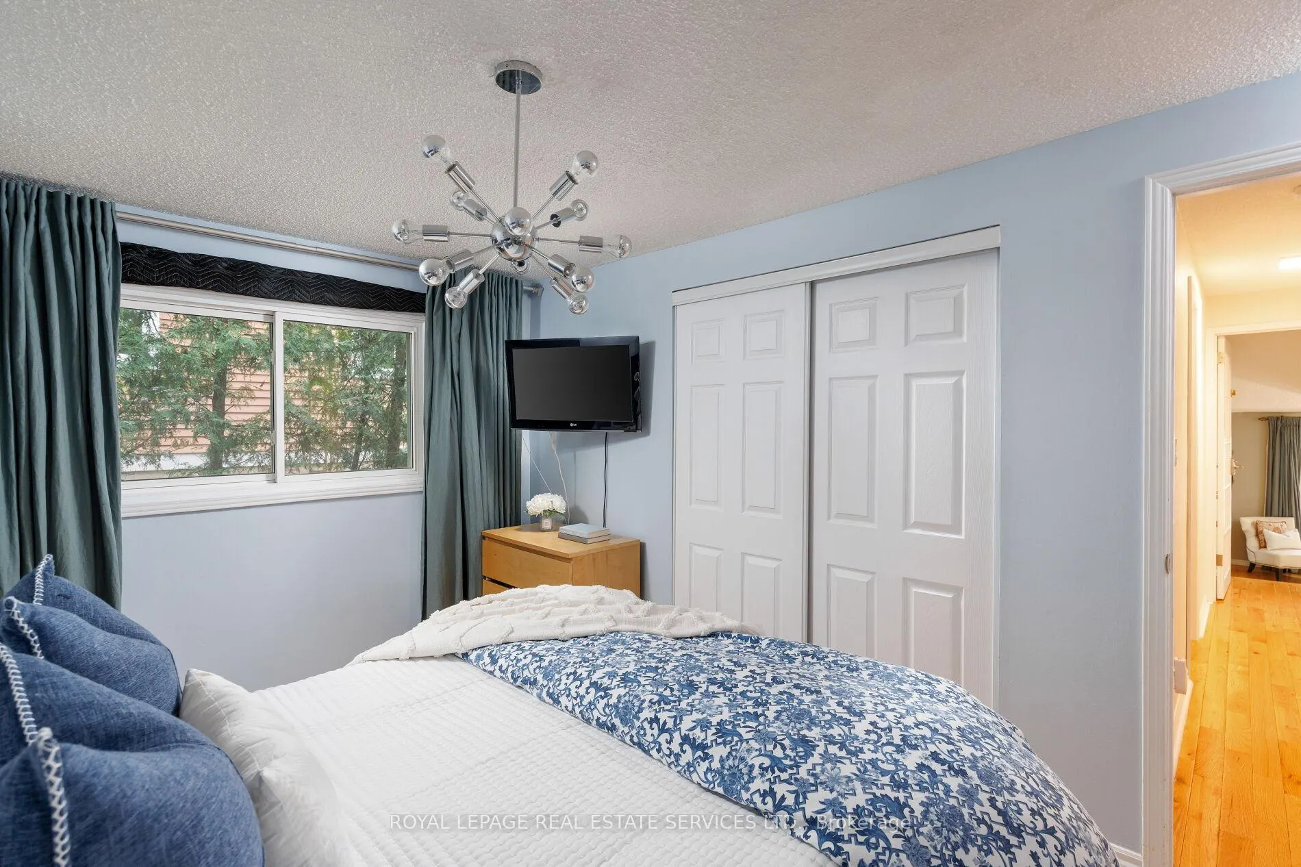 Photo 17 of 2358 Holyhead Drive, Burlington, Brant Hills — HOMEH