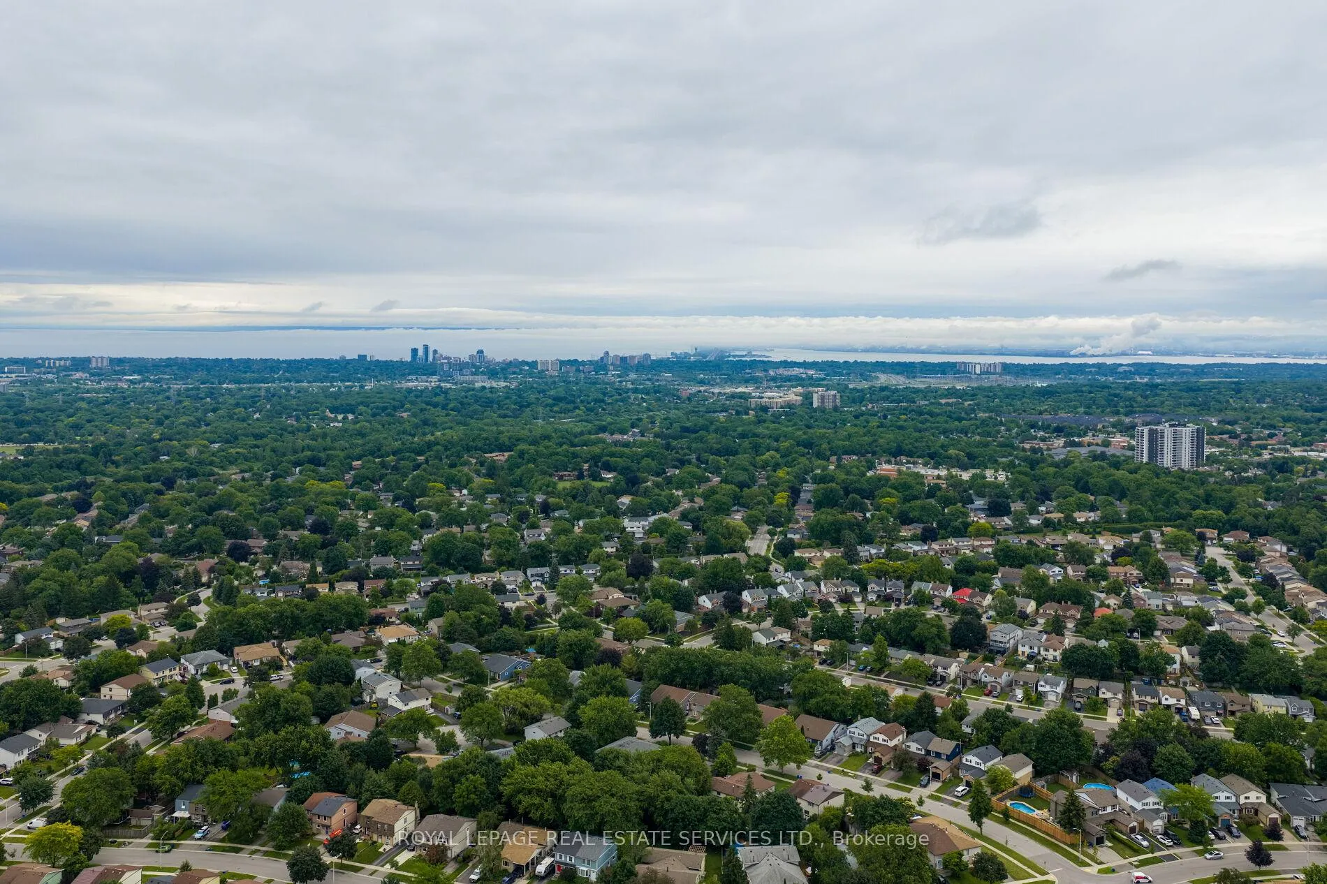 Photo 47 of 2358 Holyhead Drive, Burlington, Brant Hills — HOMEH