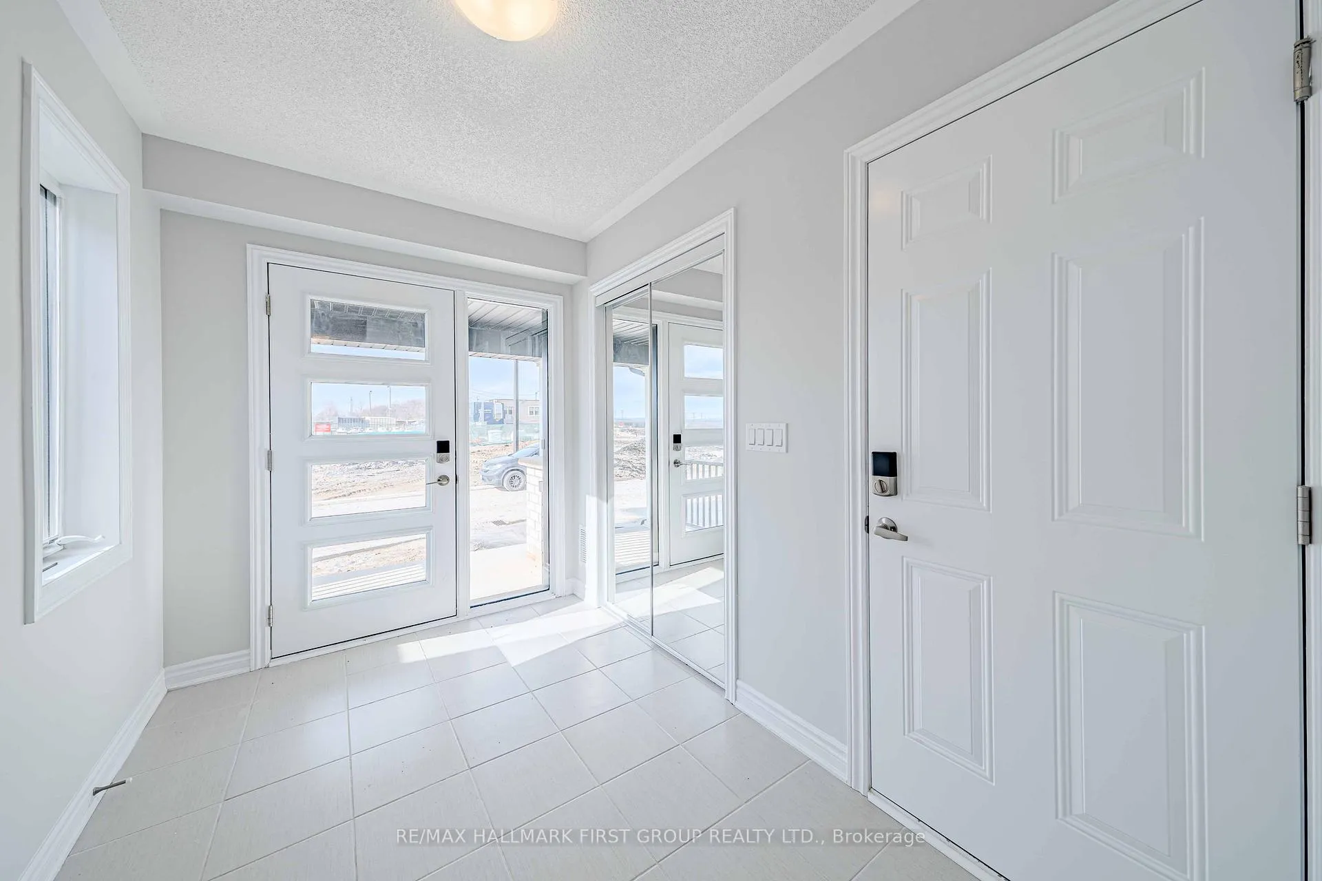 Photo 3 of 1220 Greentree Path, Oshawa, Kedron — HOMEH