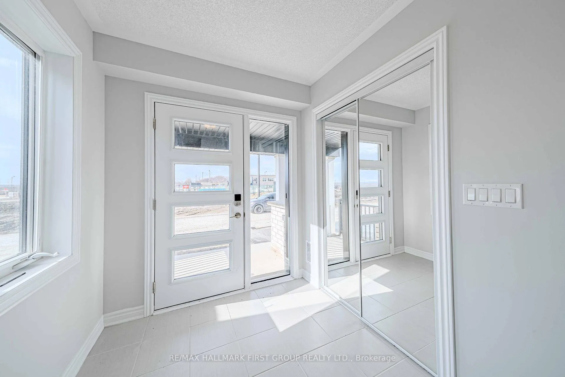 Photo 4 of 1220 Greentree Path, Oshawa, Kedron — HOMEH