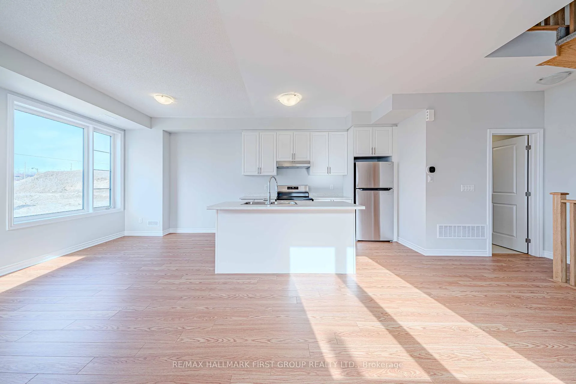 Photo 9 of 1220 Greentree Path, Oshawa, Kedron — HOMEH
