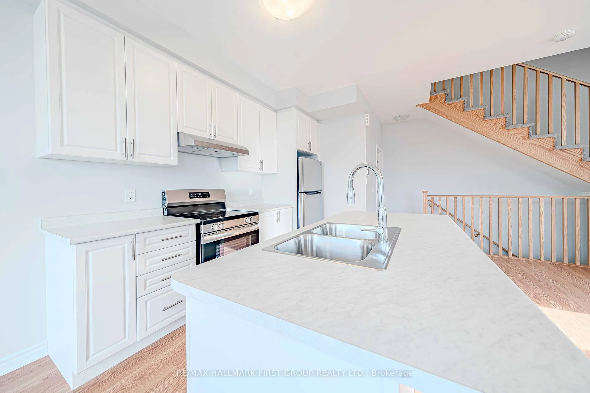 Photo 15 of 1220 Greentree Path, Oshawa, Kedron — HOMEH