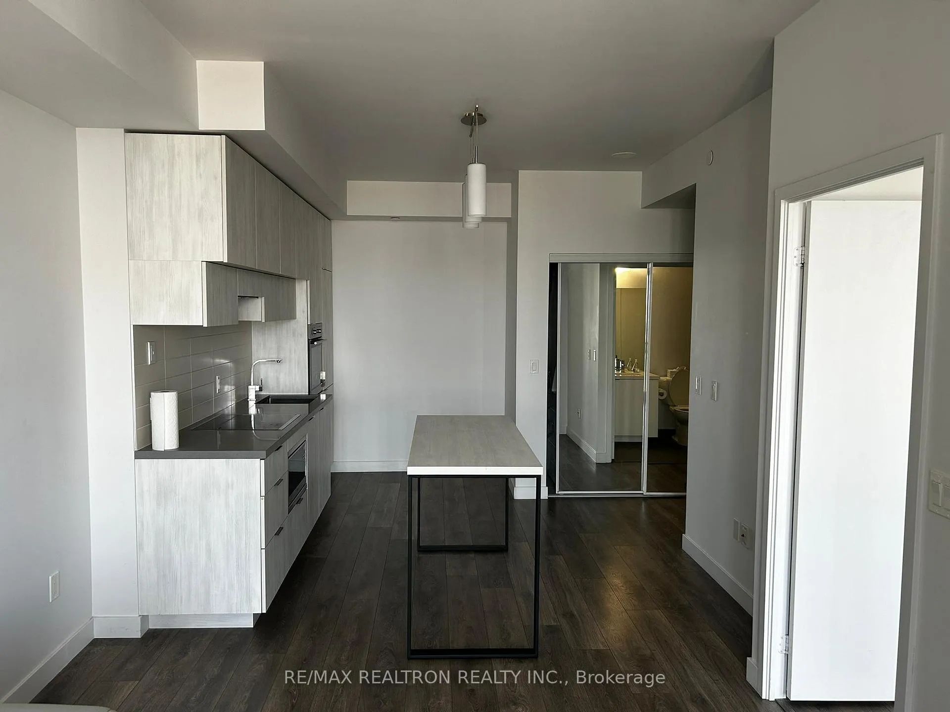 Photo 4 of Unit 2605, 8 Eglinton Avenue E, Toronto, Yonge-Eglinton — HOMEH