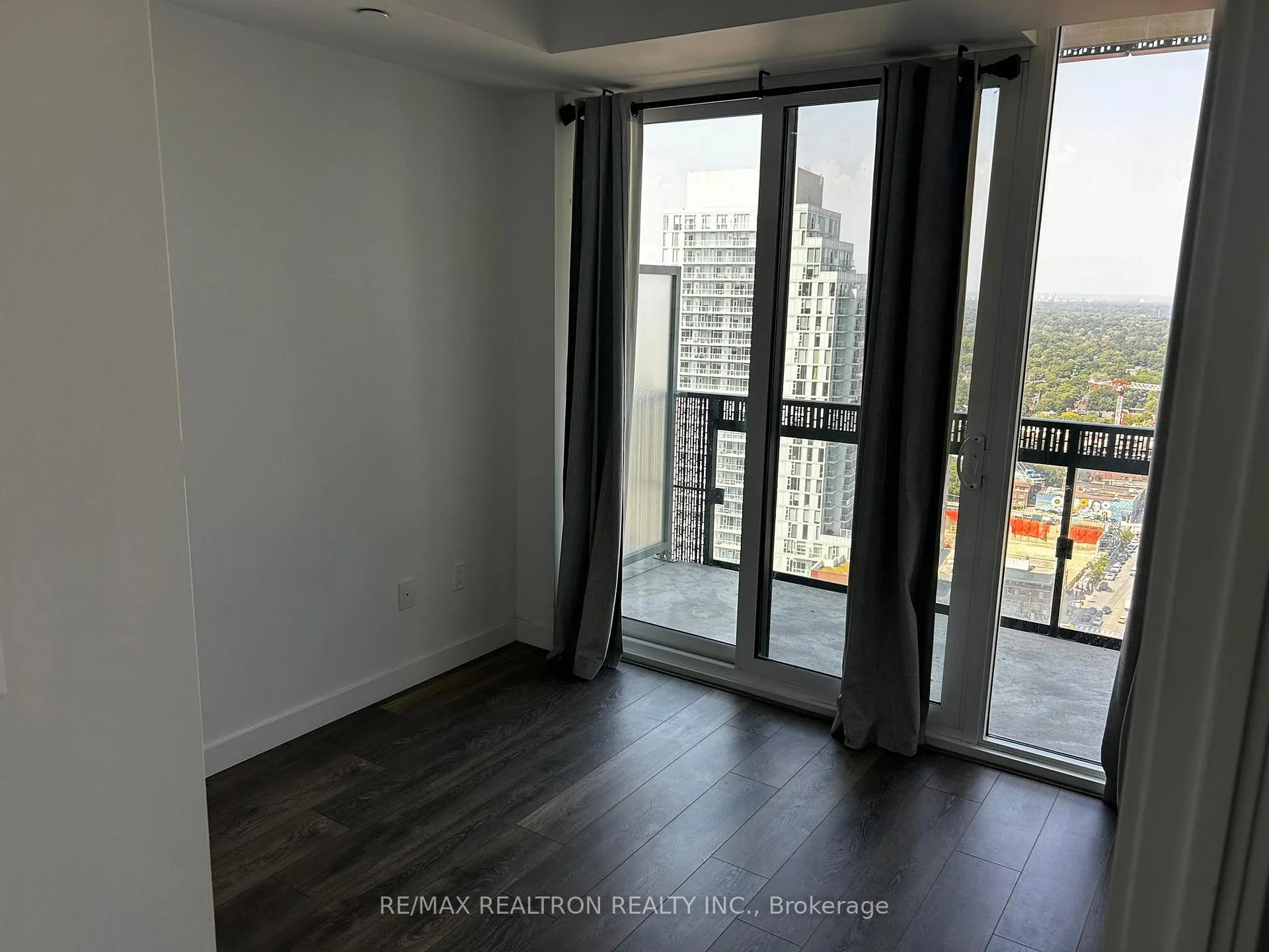 Photo 7 of Unit 2605, 8 Eglinton Avenue E, Toronto, Yonge-Eglinton — HOMEH