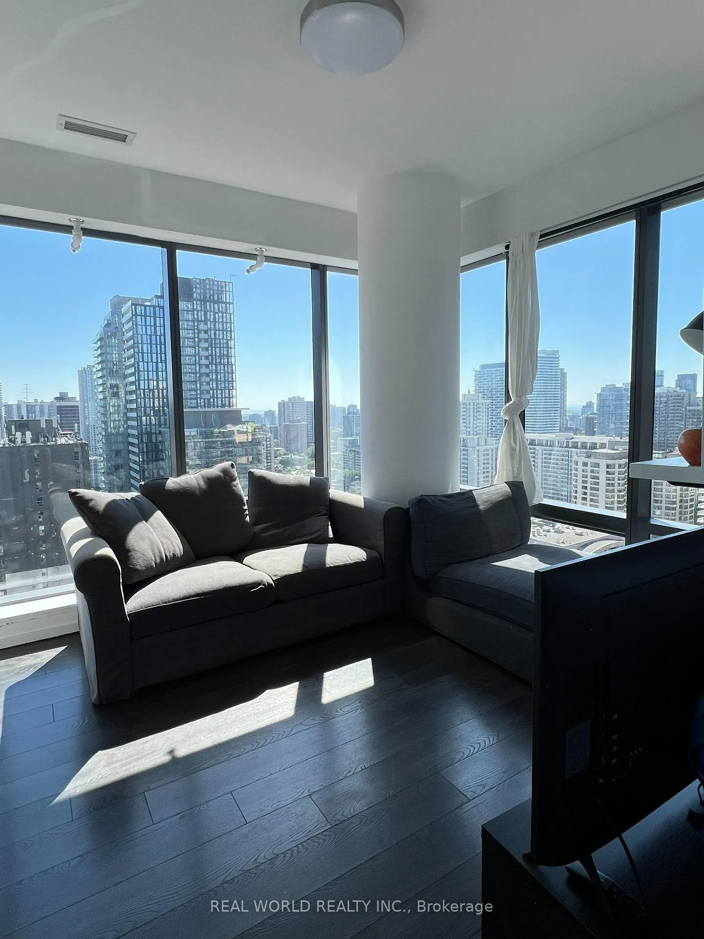 Photo 2 of Unit 2202, 5 St Joseph Street, Toronto, Bay Street Corridor — HOMEH