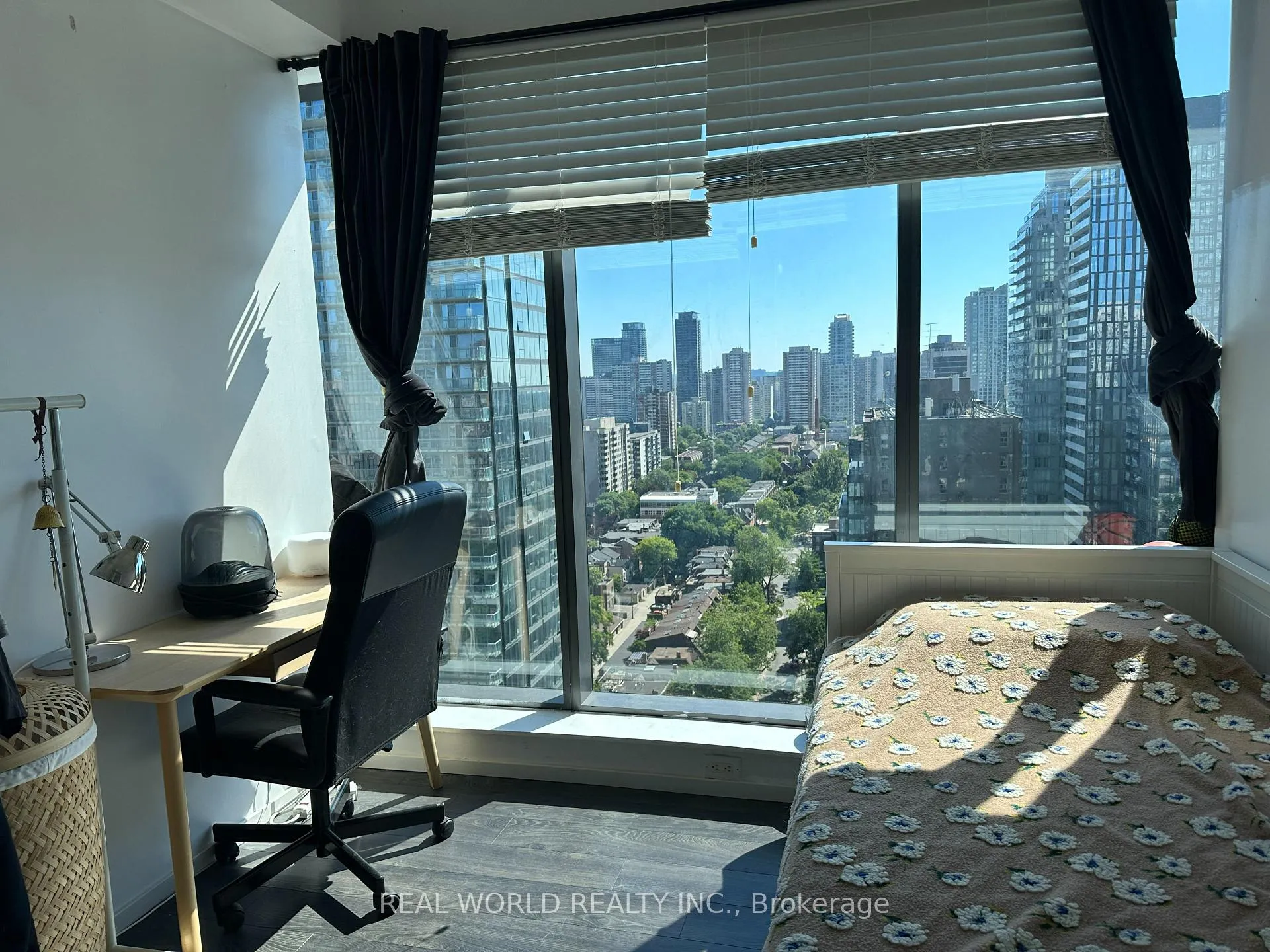 Photo 3 of Unit 2202, 5 St Joseph Street, Toronto, Bay Street Corridor — HOMEH