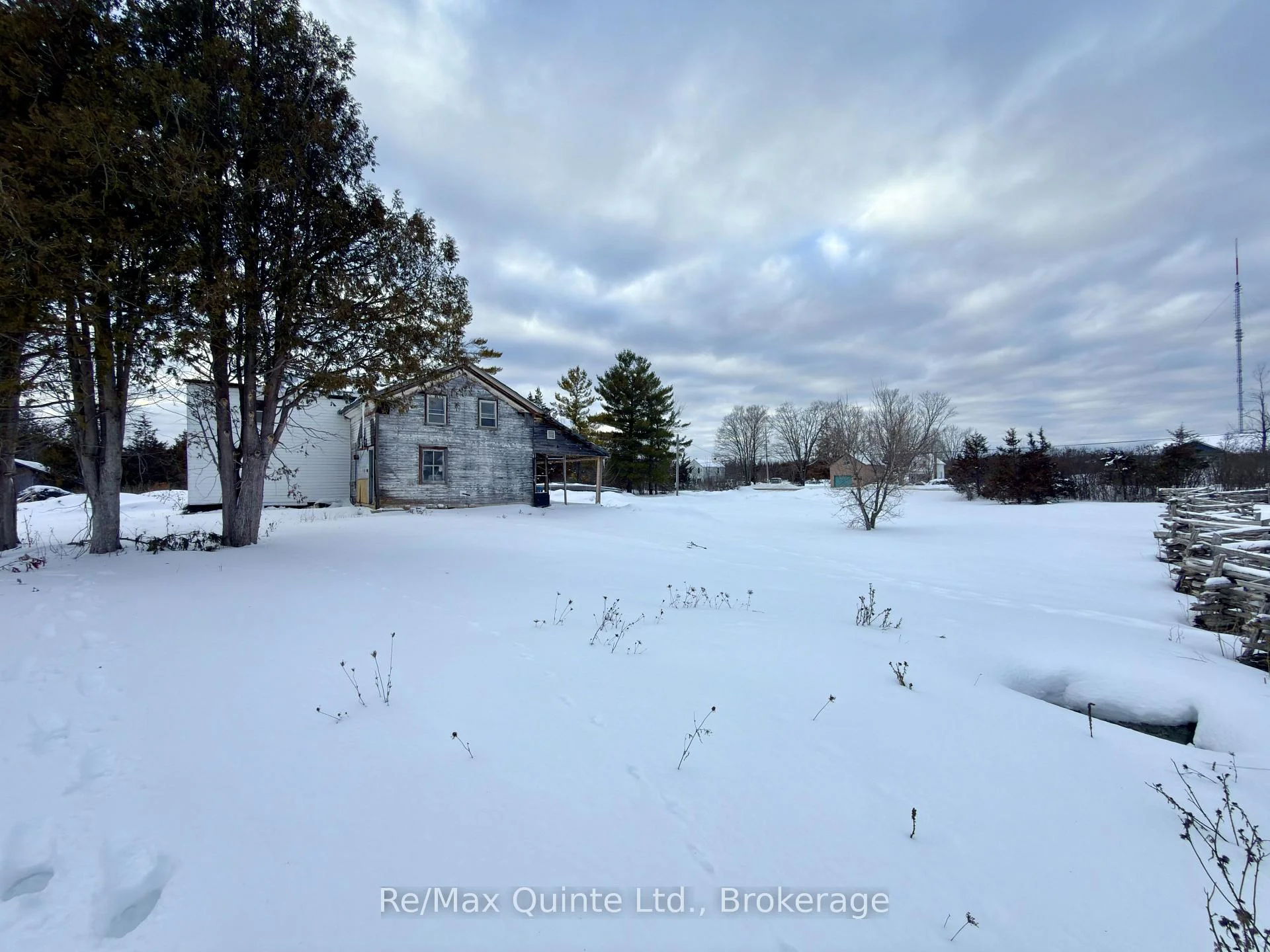 Photo 5 of 812 Enright Road N, Tyendinaga, Tyendinaga Township — HOMEH