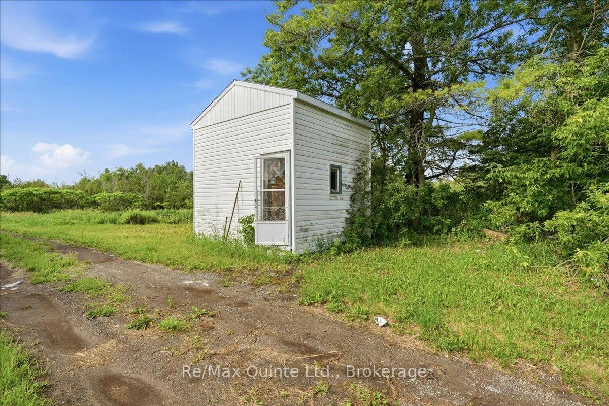 Photo 8 of 812 Enright Road N, Tyendinaga, Tyendinaga Township — HOMEH