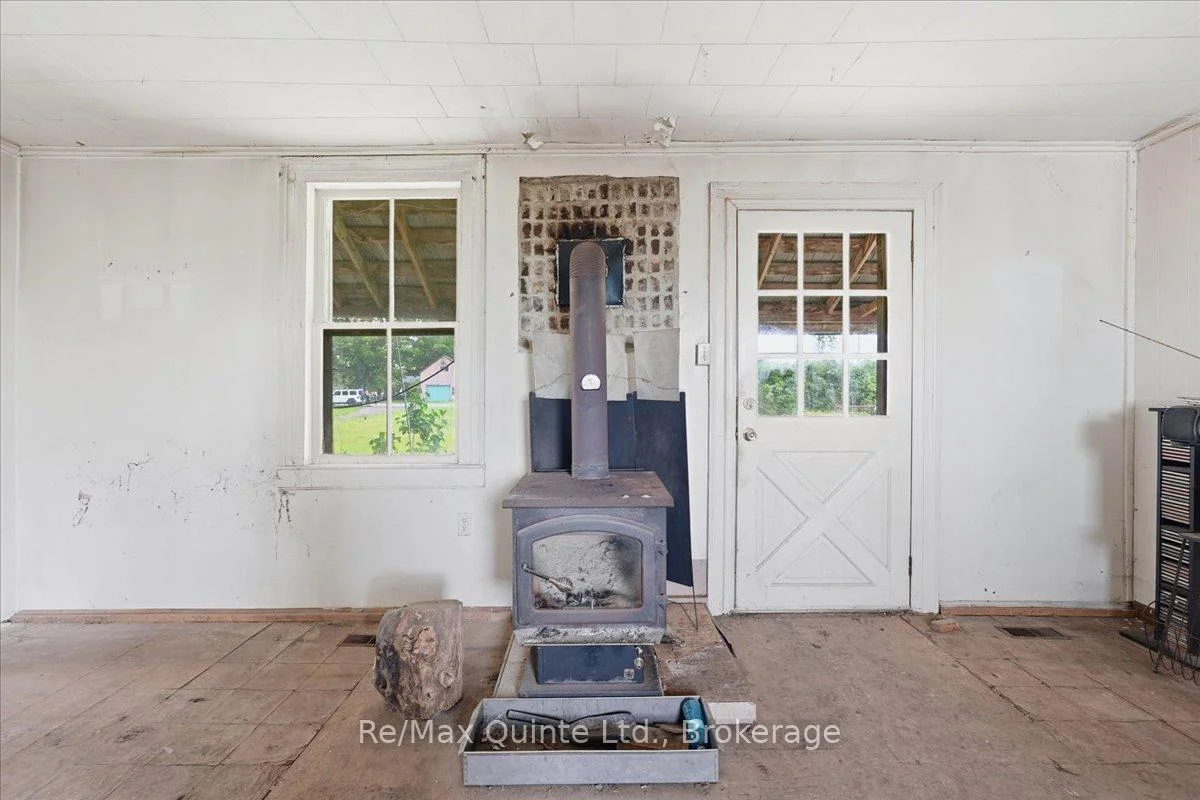 Photo 9 of 812 Enright Road N, Tyendinaga, Tyendinaga Township — HOMEH