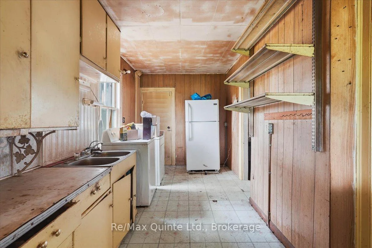 Photo 12 of 812 Enright Road N, Tyendinaga, Tyendinaga Township — HOMEH
