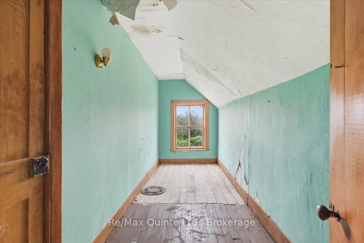 Photo 20 of 812 Enright Road N, Tyendinaga, Tyendinaga Township — HOMEH