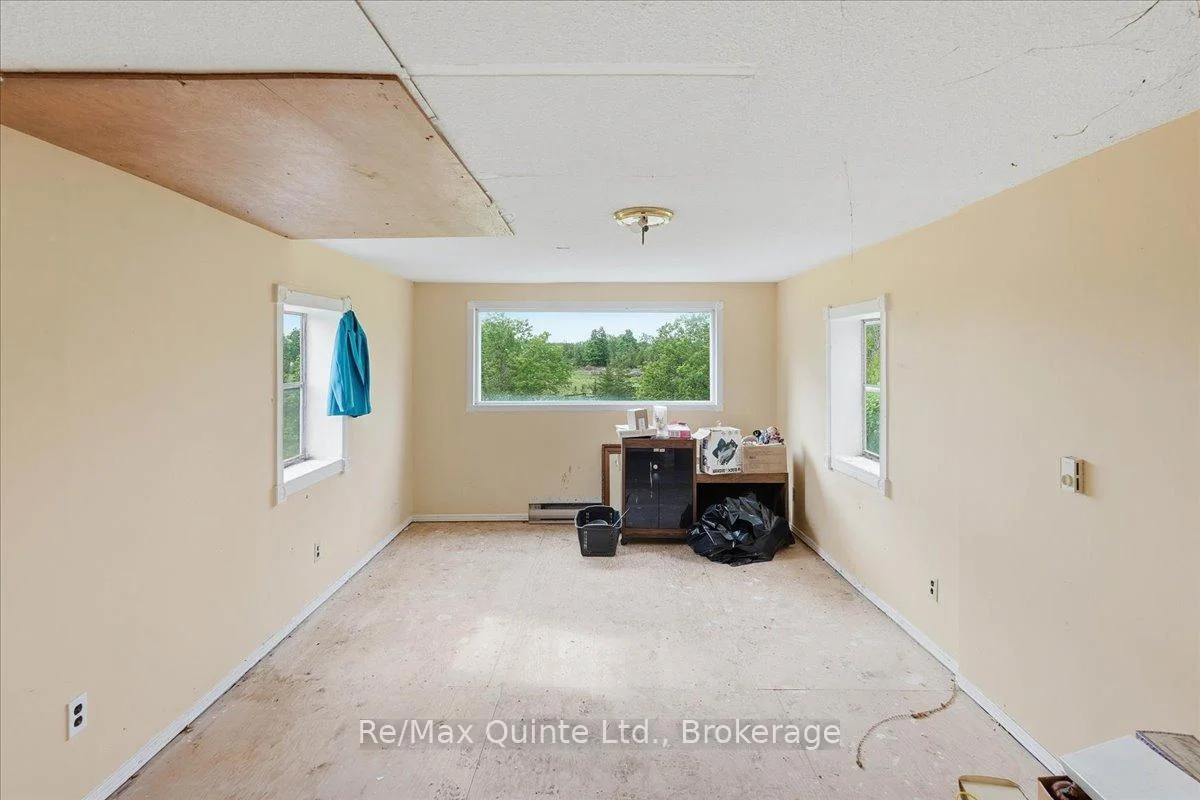 Photo 23 of 812 Enright Road N, Tyendinaga, Tyendinaga Township — HOMEH