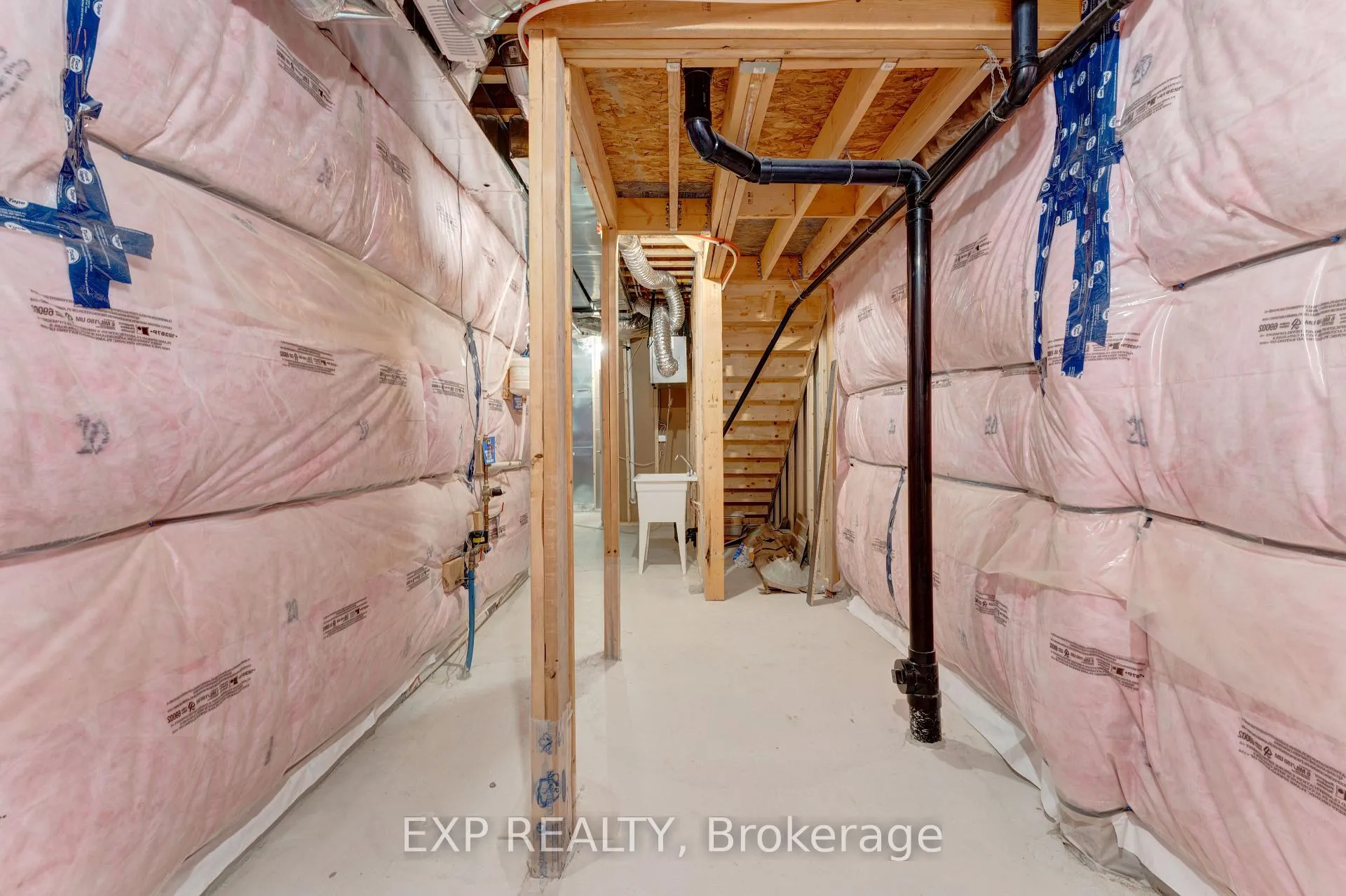 Photo 43 of 8 Roywood Street, Kitchener, Huron Park — HOMEH