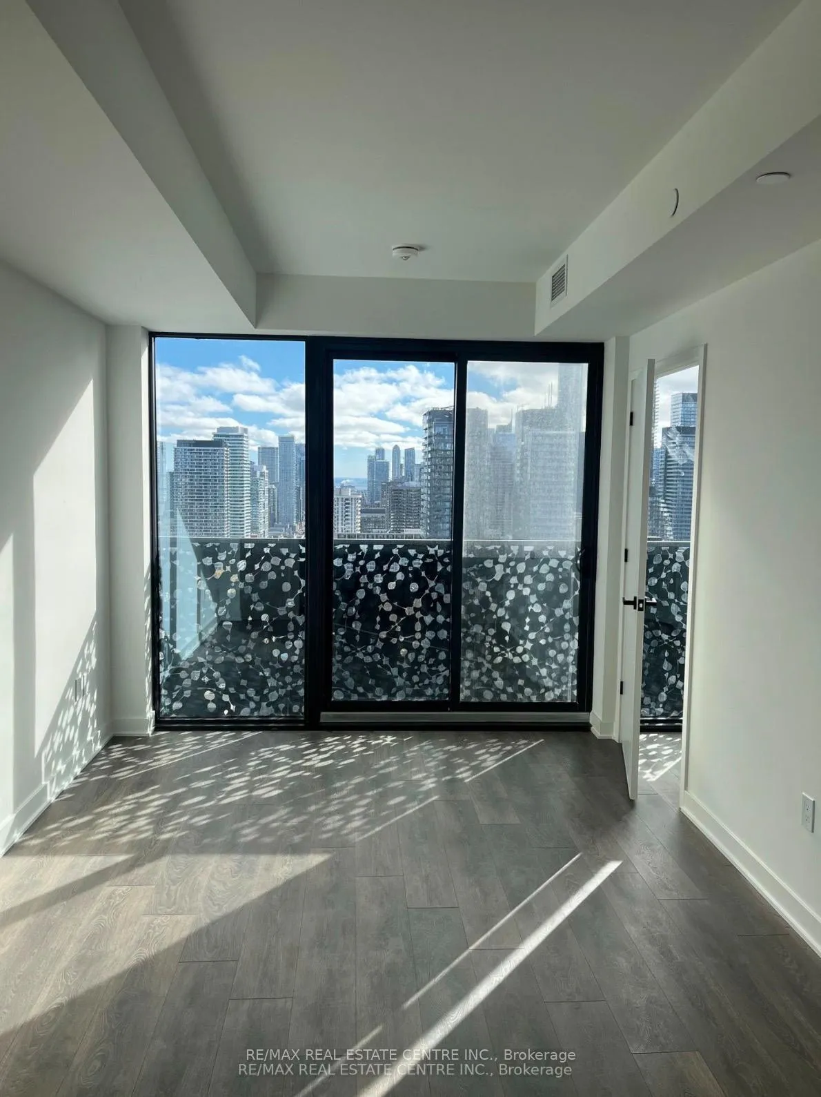 Photo 7 of Unit 2704, 55 Charles Street E, Toronto, Church-Yonge Corridor — HOMEH
