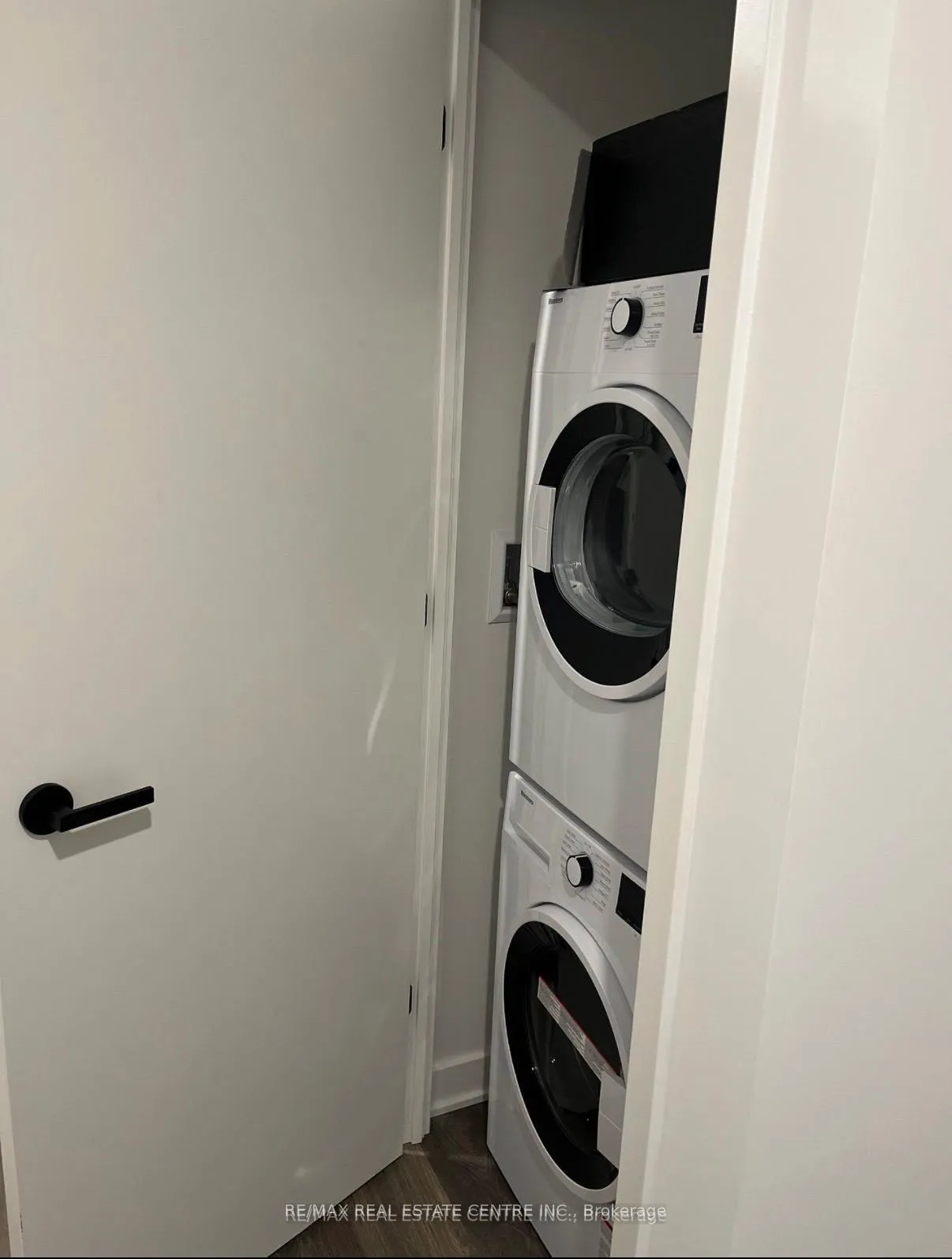 Photo 8 of Unit 2704, 55 Charles Street E, Toronto, Church-Yonge Corridor — HOMEH