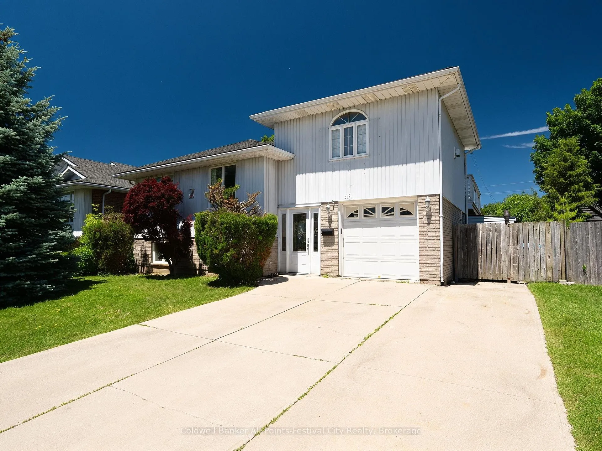 Photo 1 of 46 Lee Crescent, Goderich, Goderich (Town) — HOMEH
