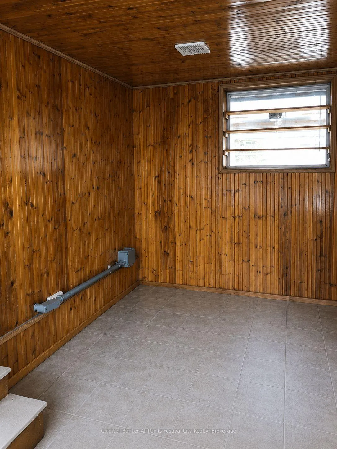 Photo 9 of 46 Lee Crescent, Goderich, Goderich (Town) — HOMEH