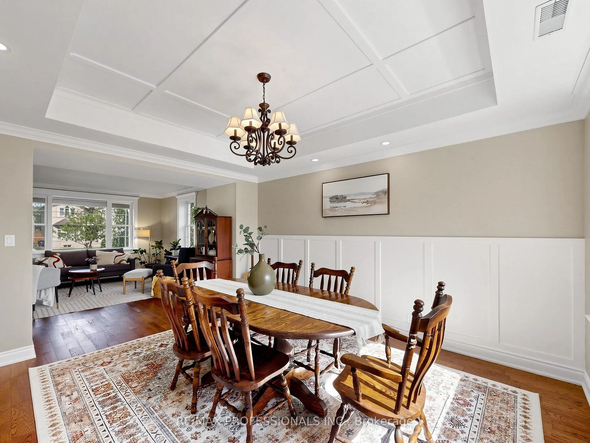 Photo 6 of 25 Waltham Drive, Etobicoke, Thistletown-Beaumonde Heights — HOMEH