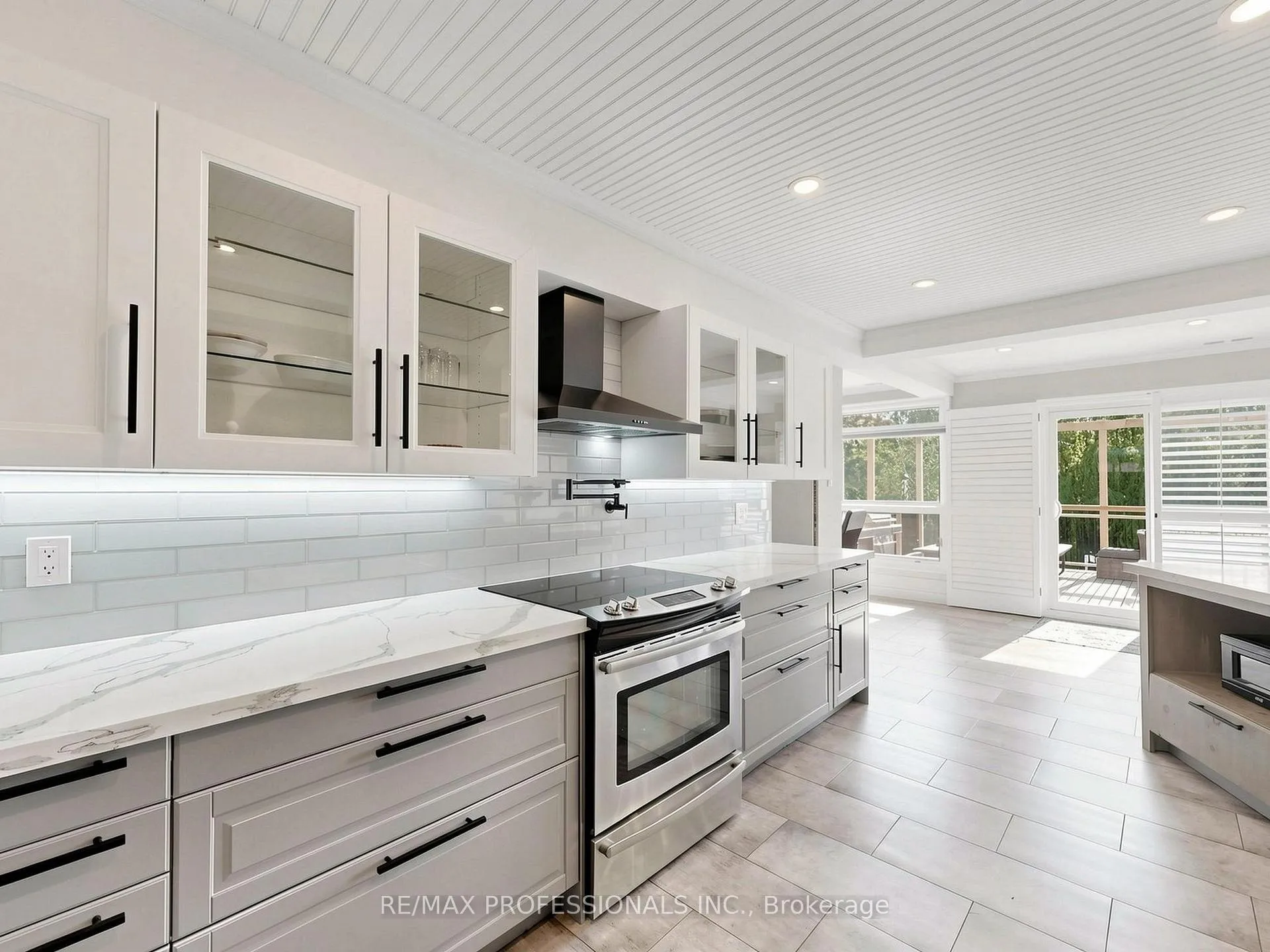 Photo 7 of 25 Waltham Drive, Etobicoke, Thistletown-Beaumonde Heights — HOMEH