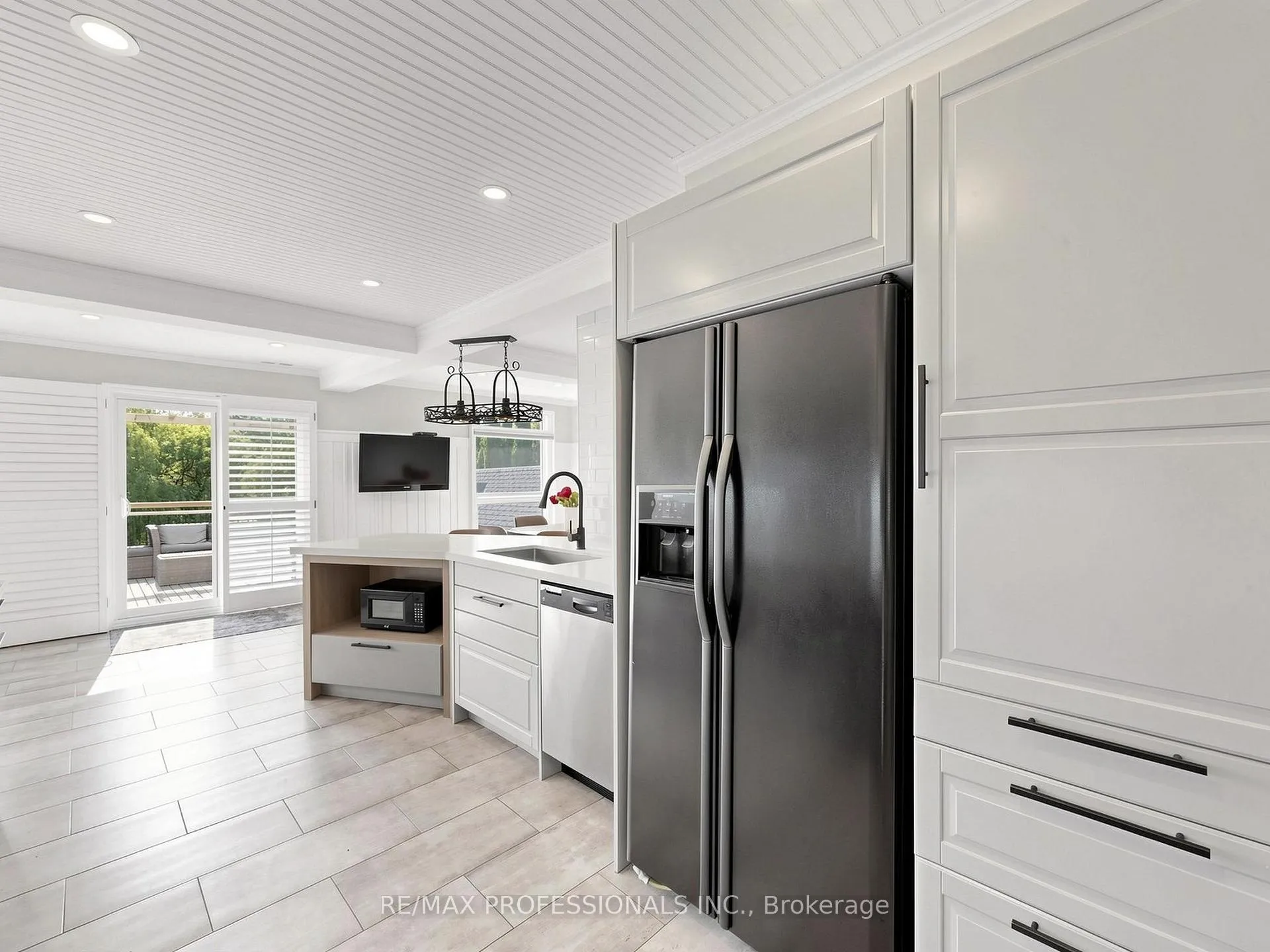 Photo 8 of 25 Waltham Drive, Etobicoke, Thistletown-Beaumonde Heights — HOMEH