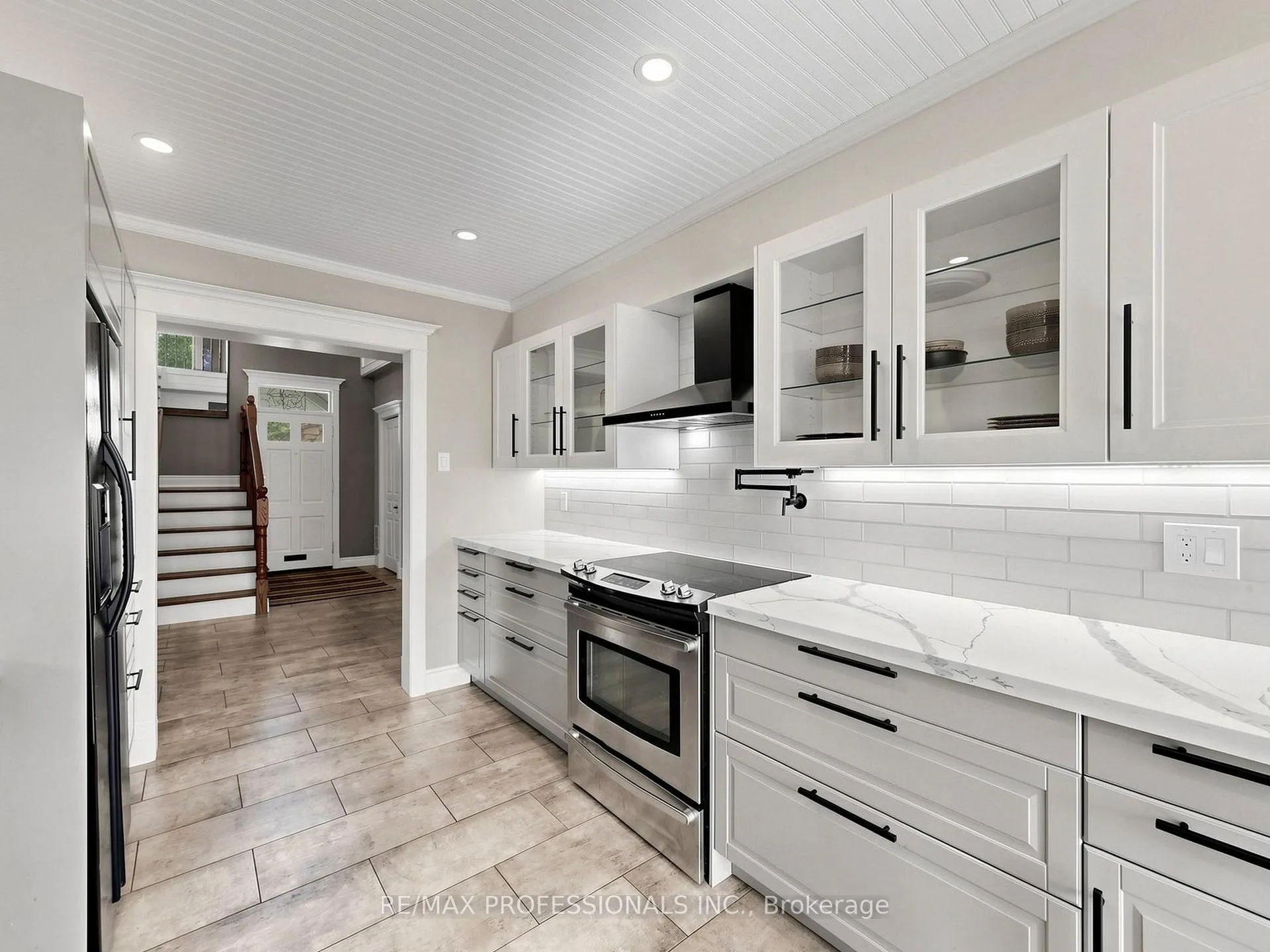 Photo 9 of 25 Waltham Drive, Etobicoke, Thistletown-Beaumonde Heights — HOMEH