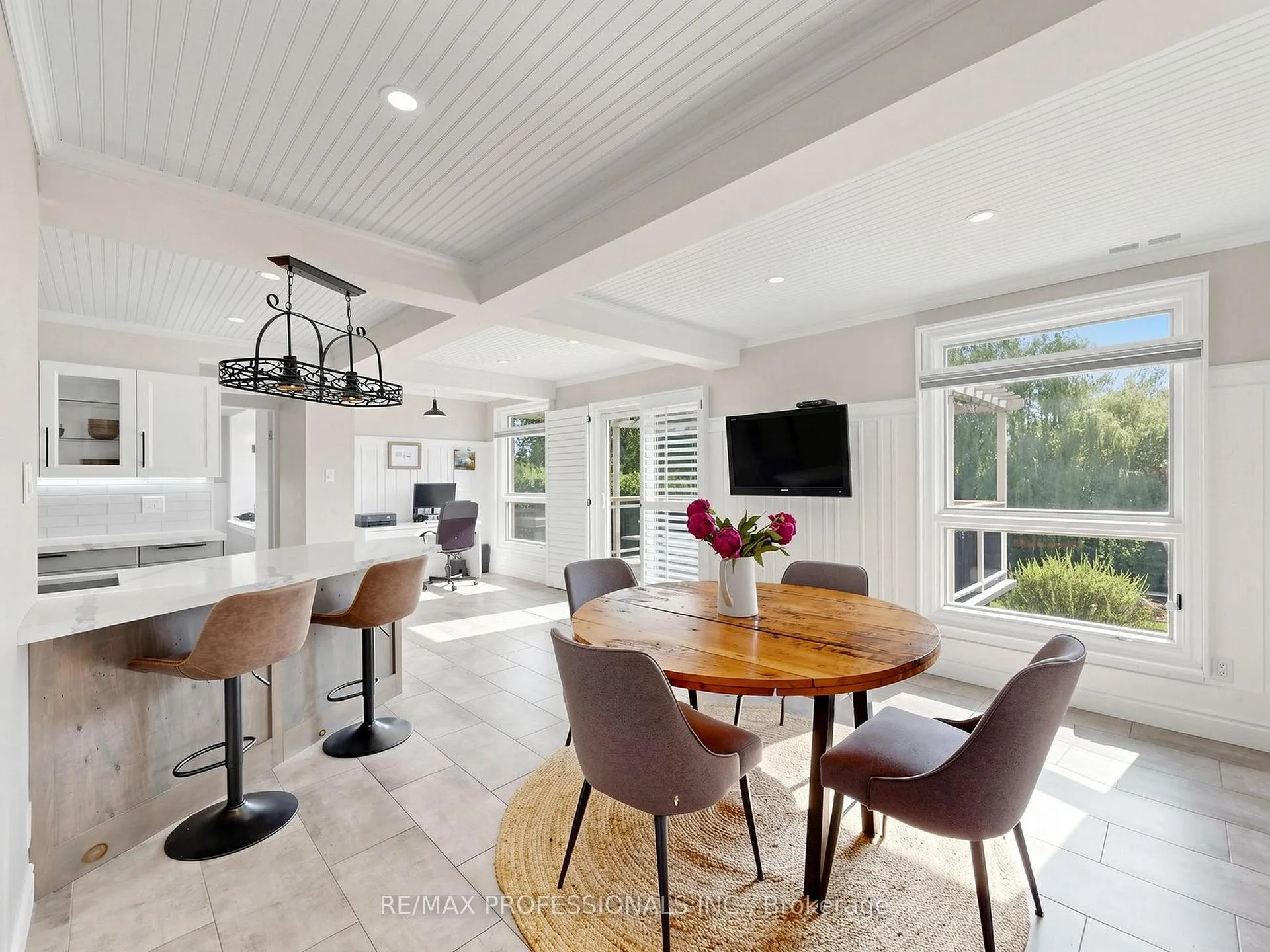 Photo 10 of 25 Waltham Drive, Etobicoke, Thistletown-Beaumonde Heights — HOMEH